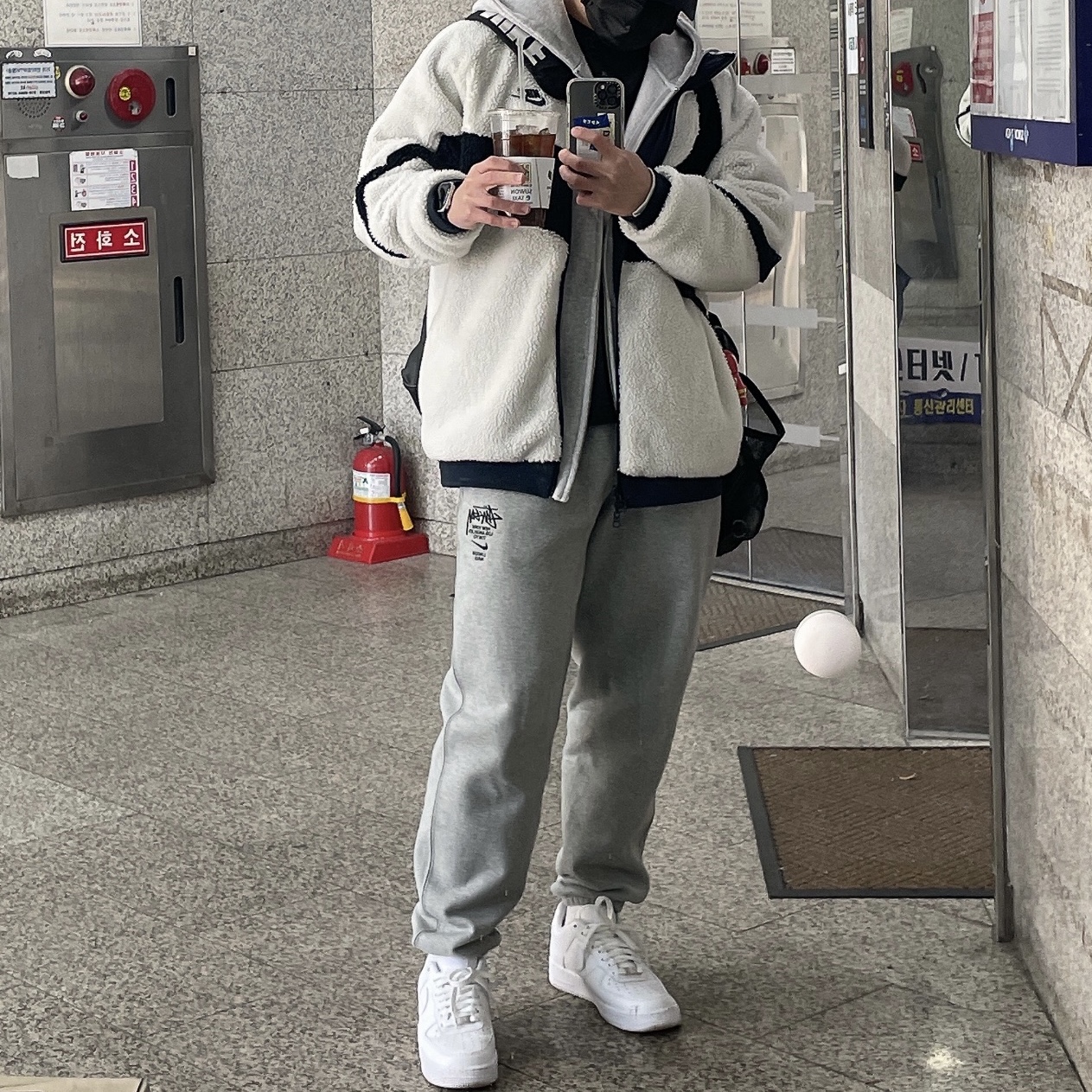 Nike Air Force 1 '07 Low White, Nike x Stussy NRG ZR Fleece Pants Heather Grey - Asia 착용 스타일