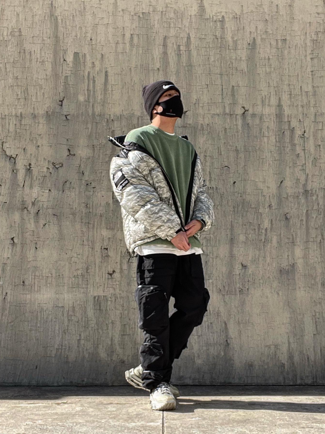 Nike x Matthew M Williams Zoom 004 Stone, Supreme x The North Face Paper Print Nuptse Jacket - 19FW 착용 스타일 - 1