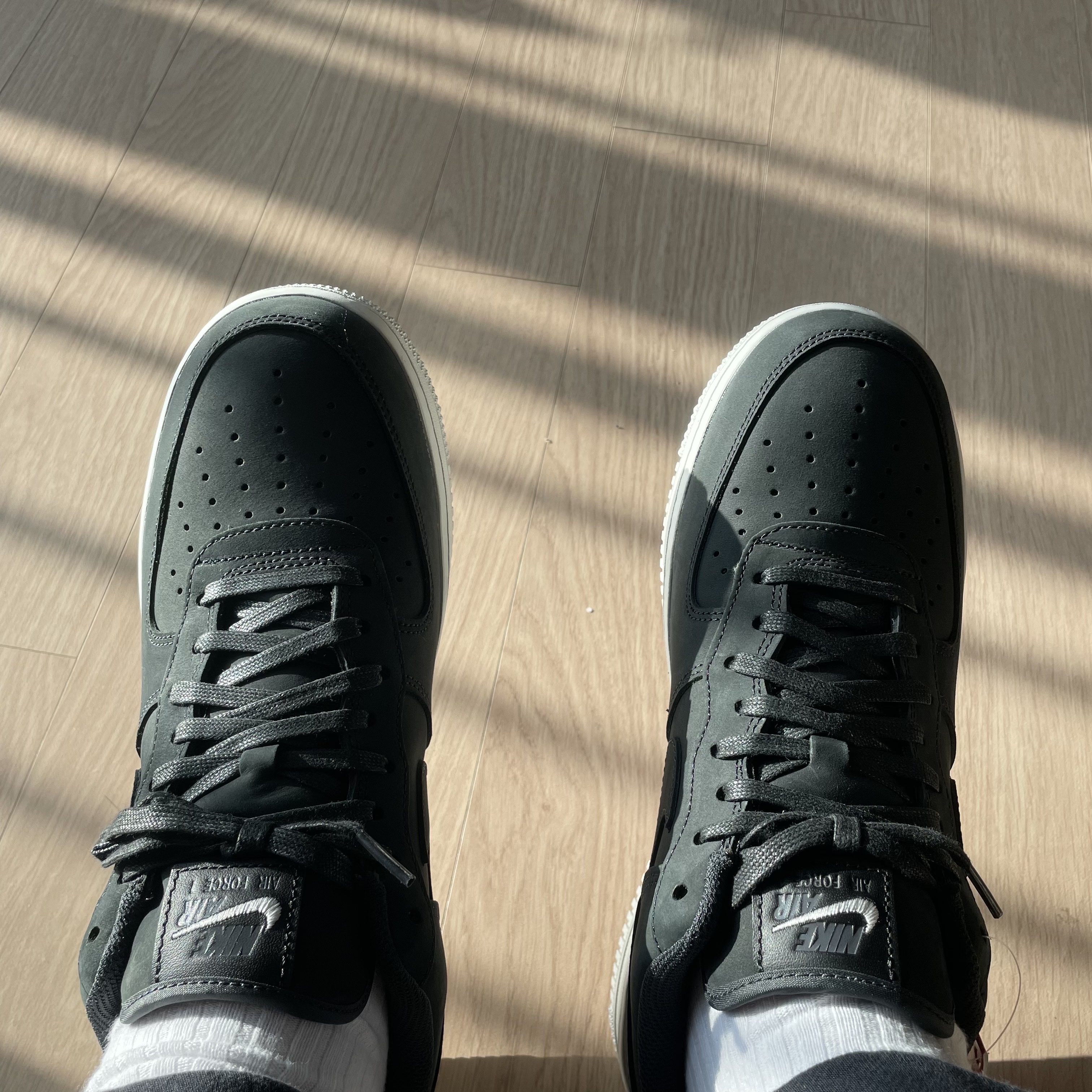 Nike Air Force 1 '07 LX Off Noir 착용 스타일 - 5