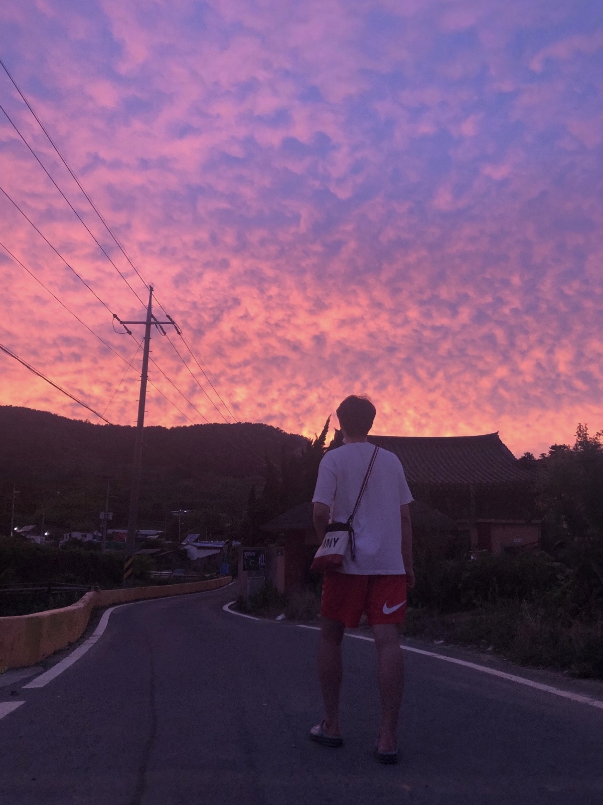 Nike x Stussy Water Shorts Habanero Red 착용 스타일
