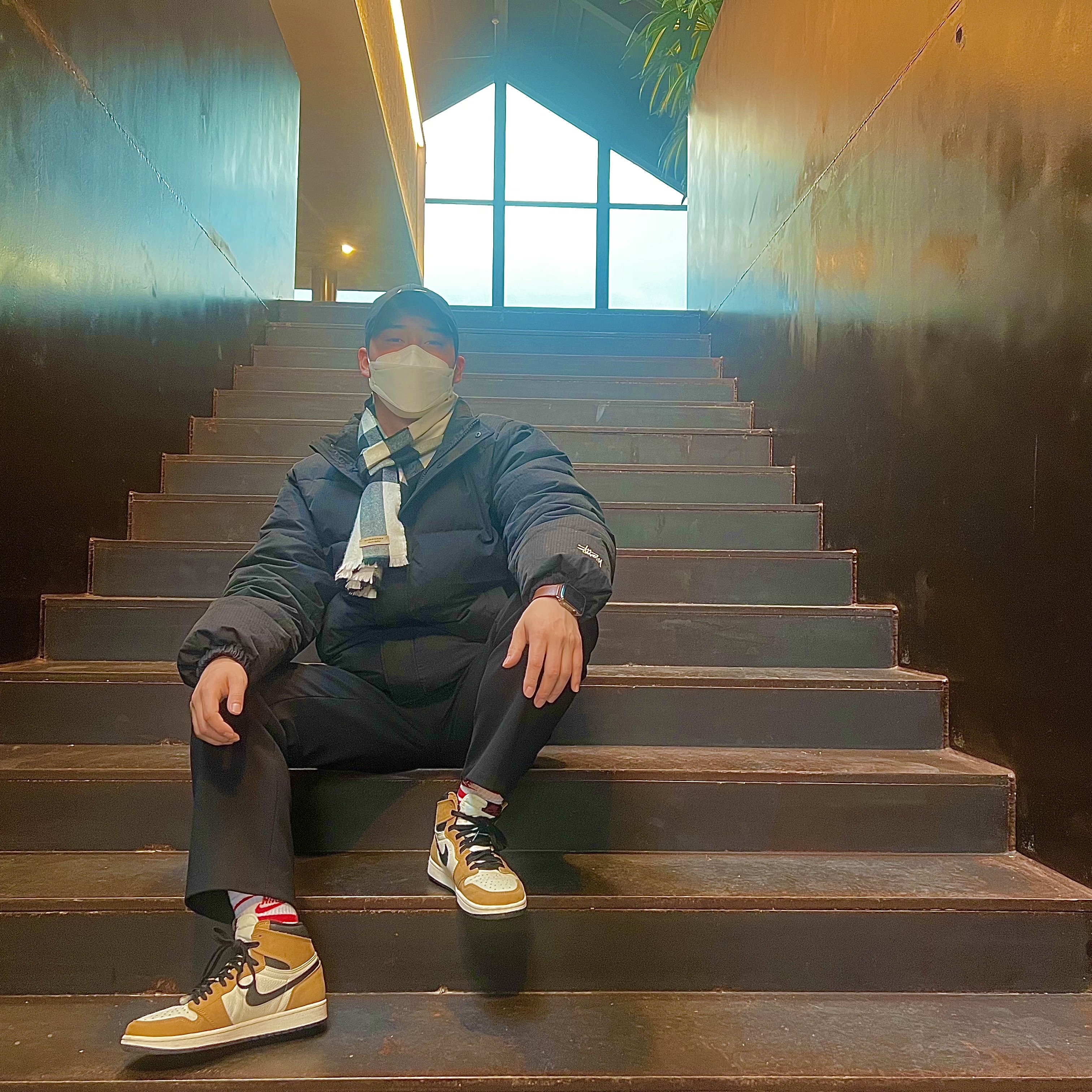 Stussy Ripstop Down Puffer Jacket Black, Jordan 1 Retro High Rookie of the Year 착용 스타일