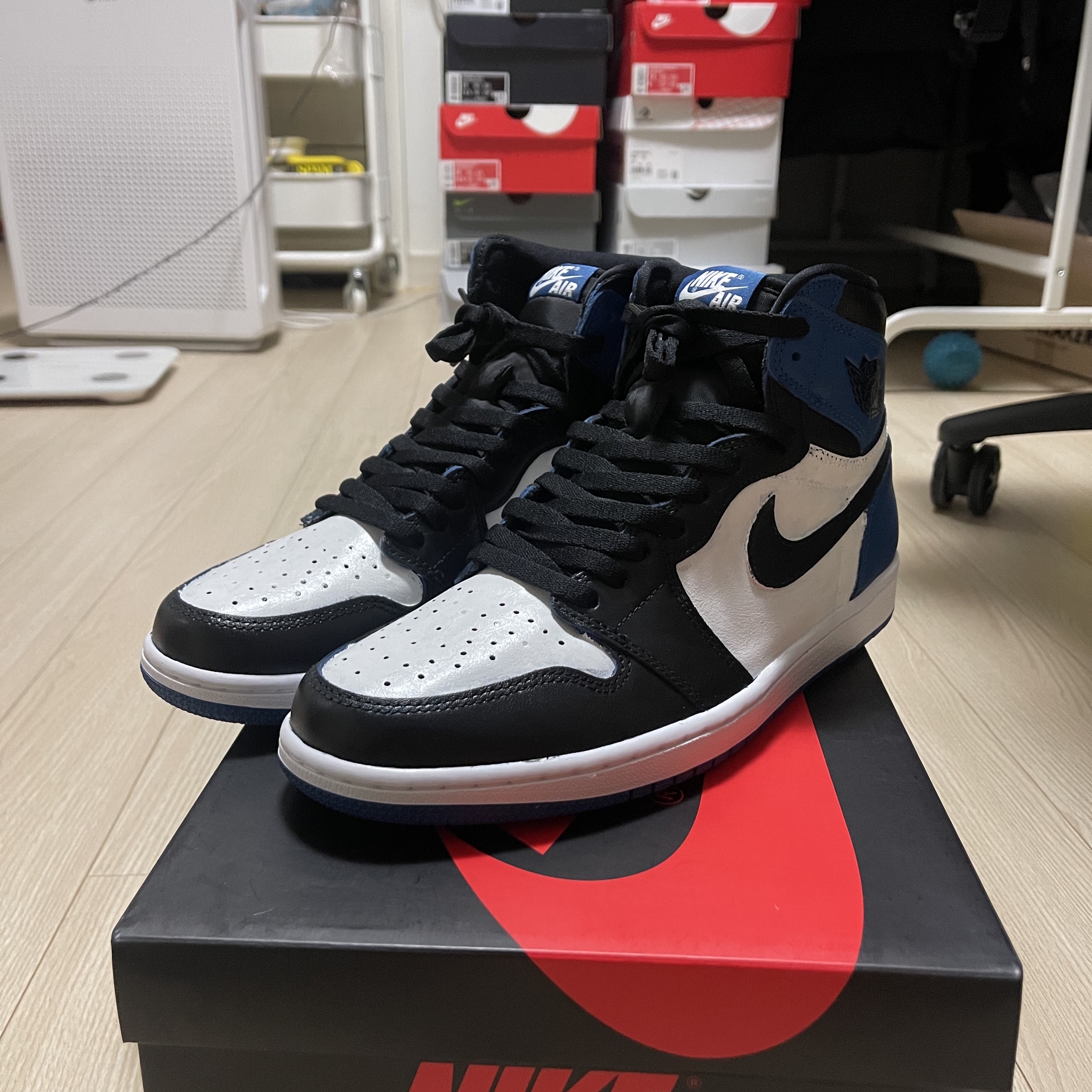 Jordan 1 Retro High OG Dark Marina Blue 착용 스타일 - 2