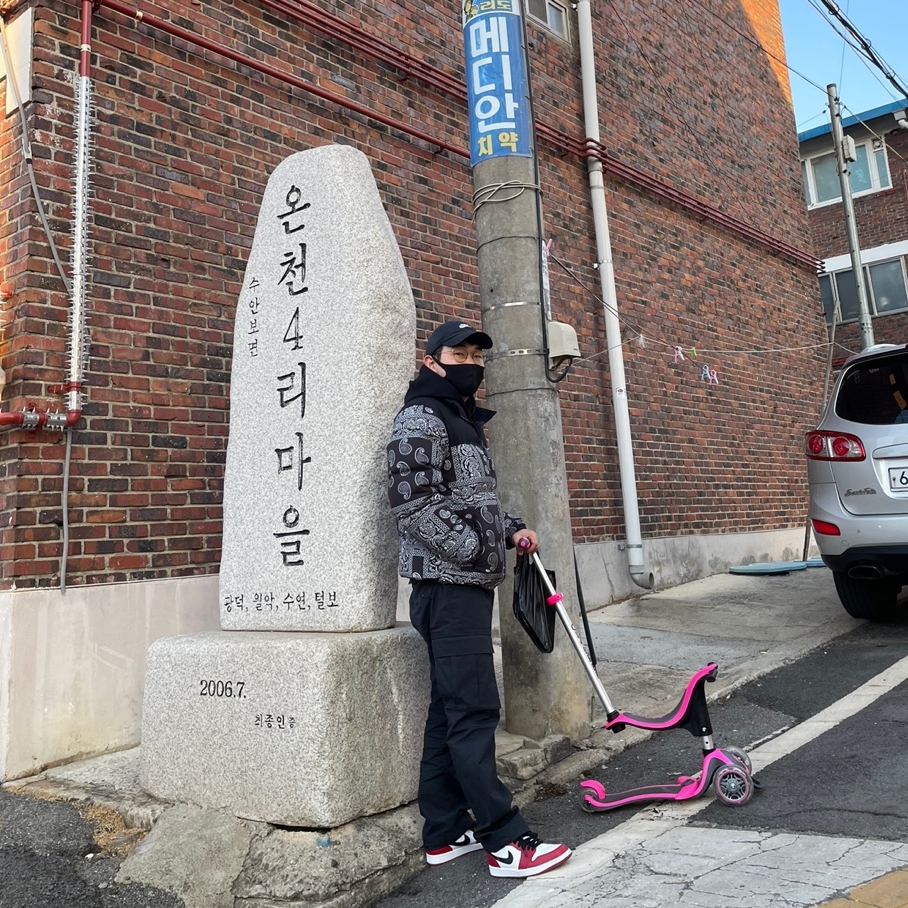 Jordan 1 Low Golf Chicago, The North Face Nuptse Down Jacket Black 착용 스타일 - 1