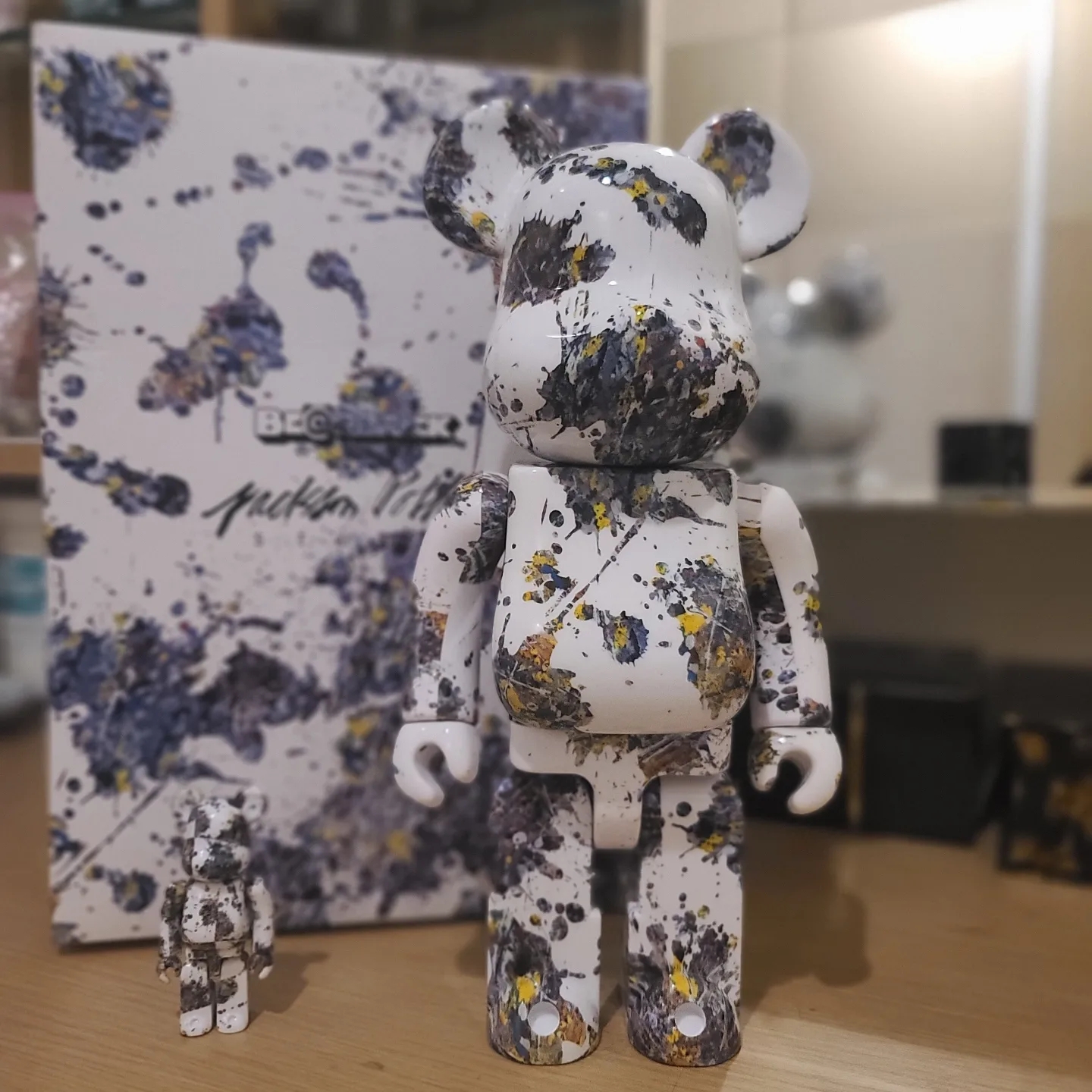 Bearbrick Jackson Pollock Studio 100% & 400% Set (Splash) 착용 스타일