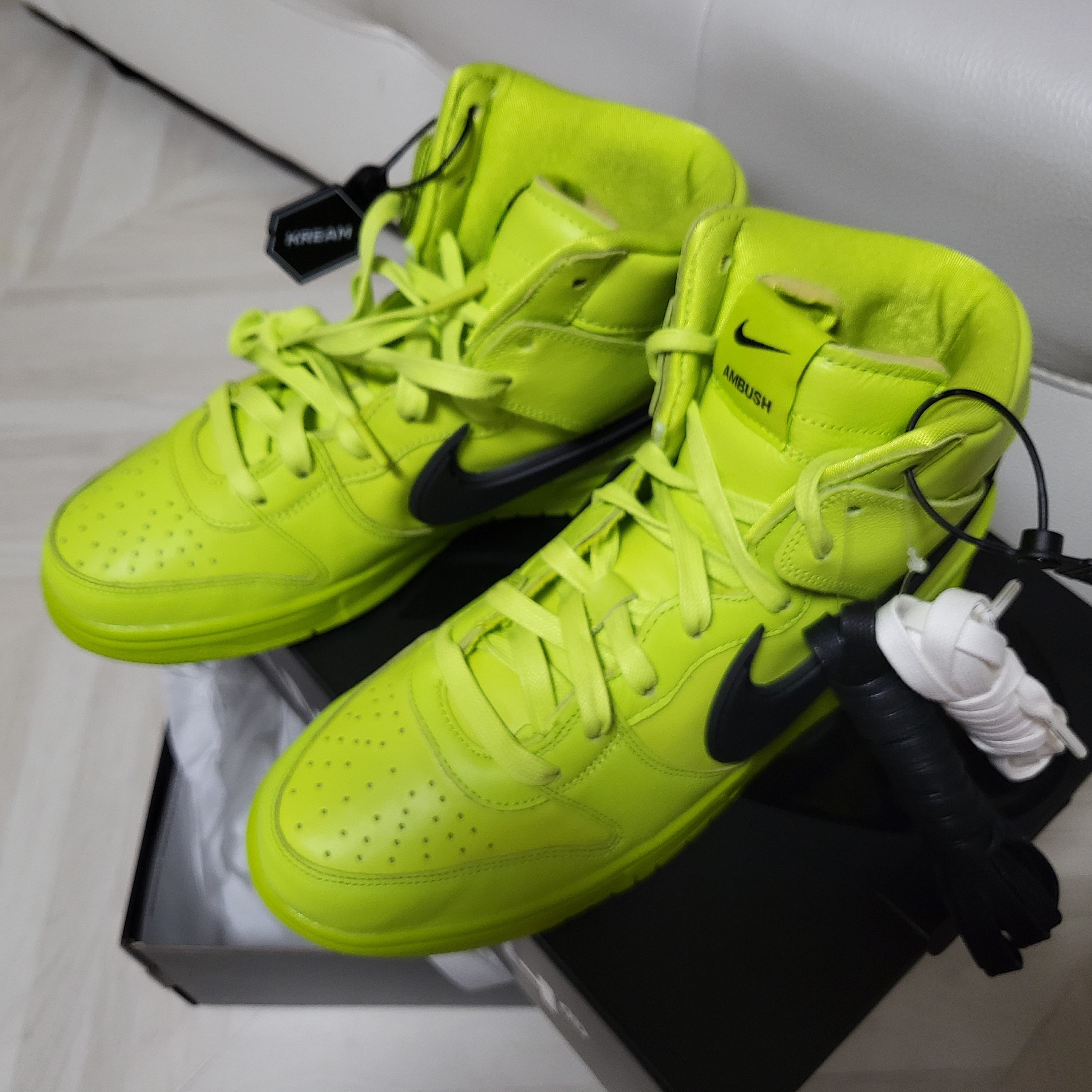 Nike x Ambush Dunk High Flash Lime 착용 스타일