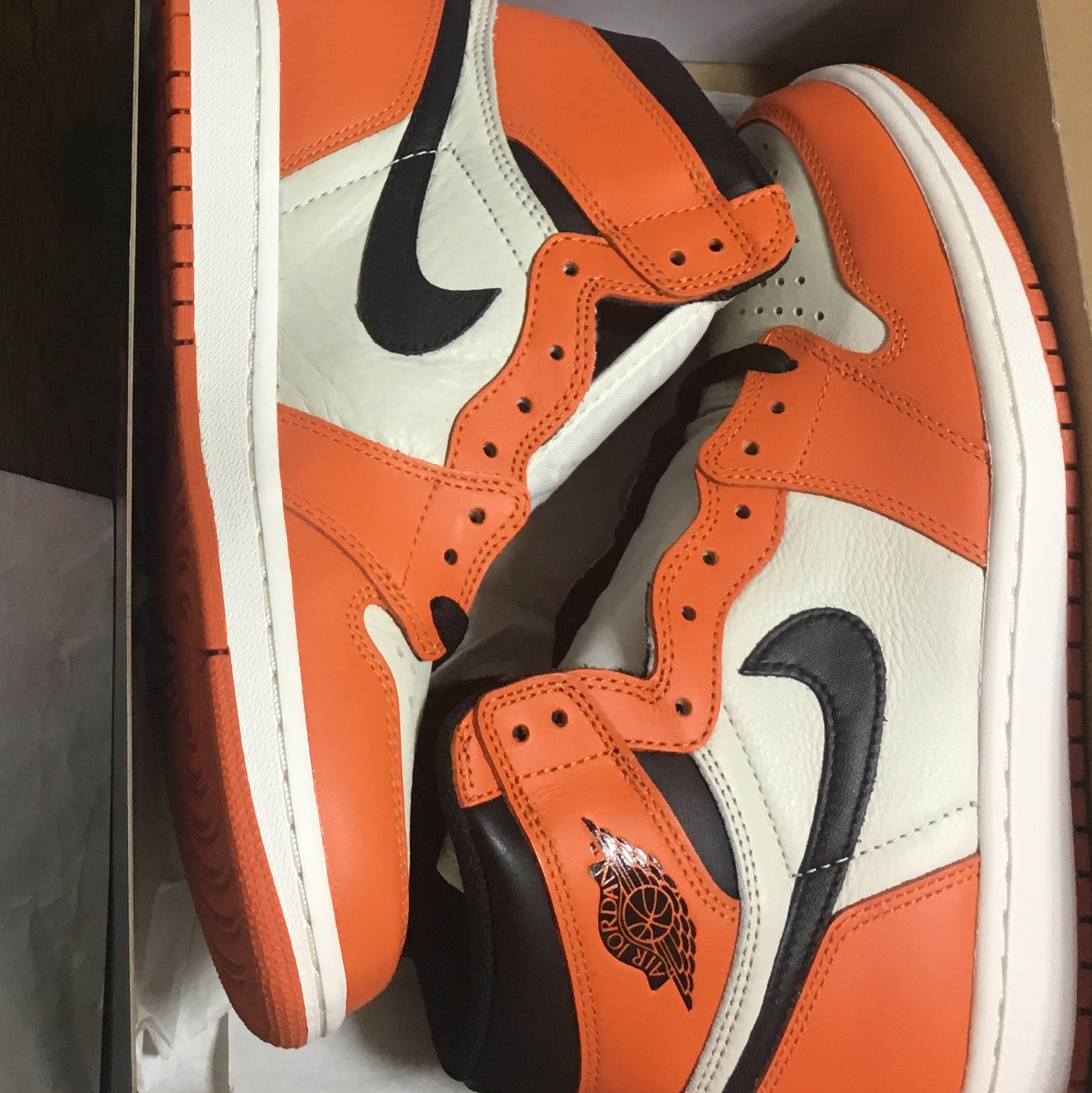 Jordan 1 Retro High OG Reverse Shattered Backboard 착용 스타일