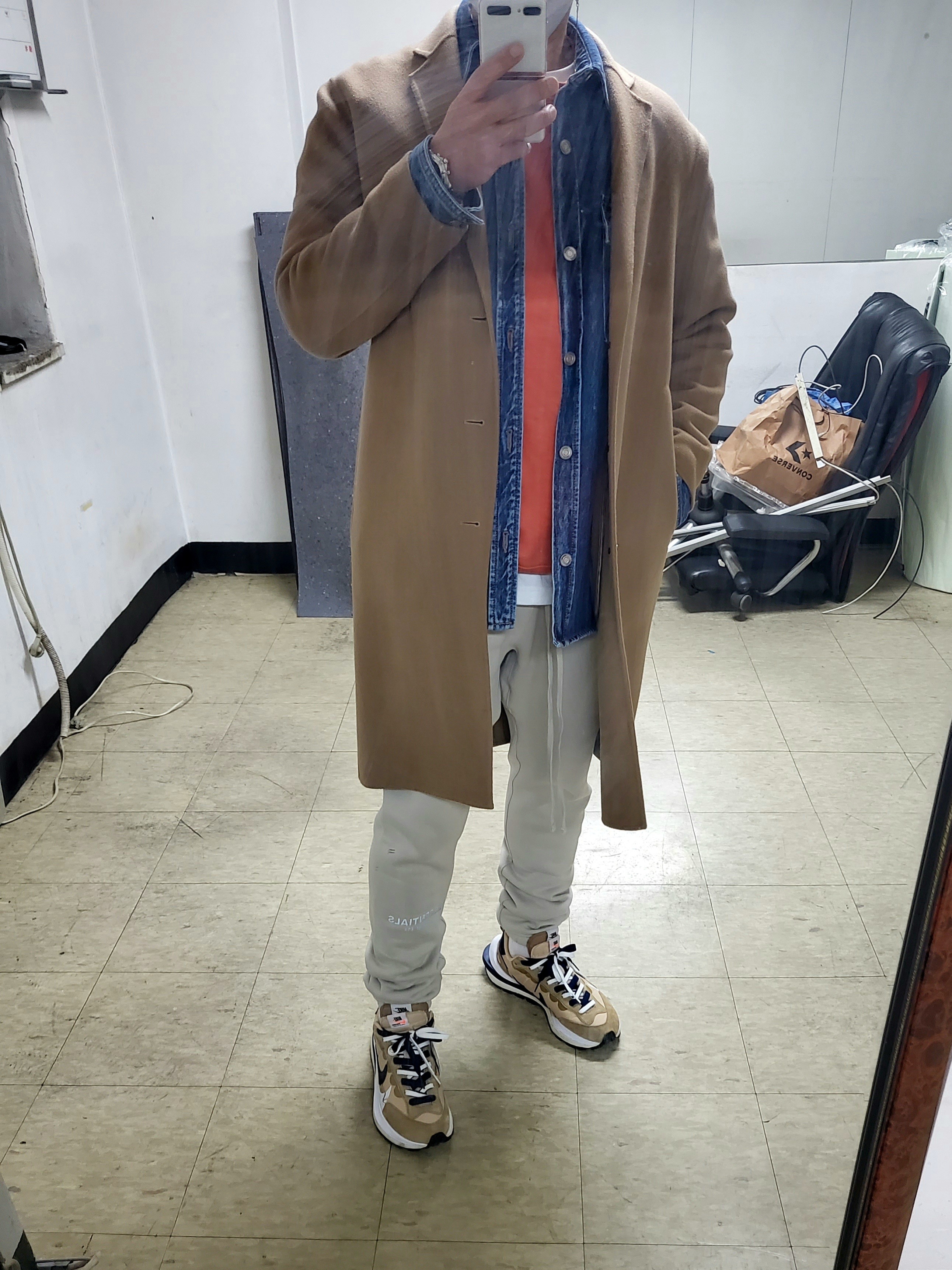 Palace Slub Crew Orange - 21FW, Essentials Sweatpants Oat - Nordstrom Exclusive 착용 스타일 - 1