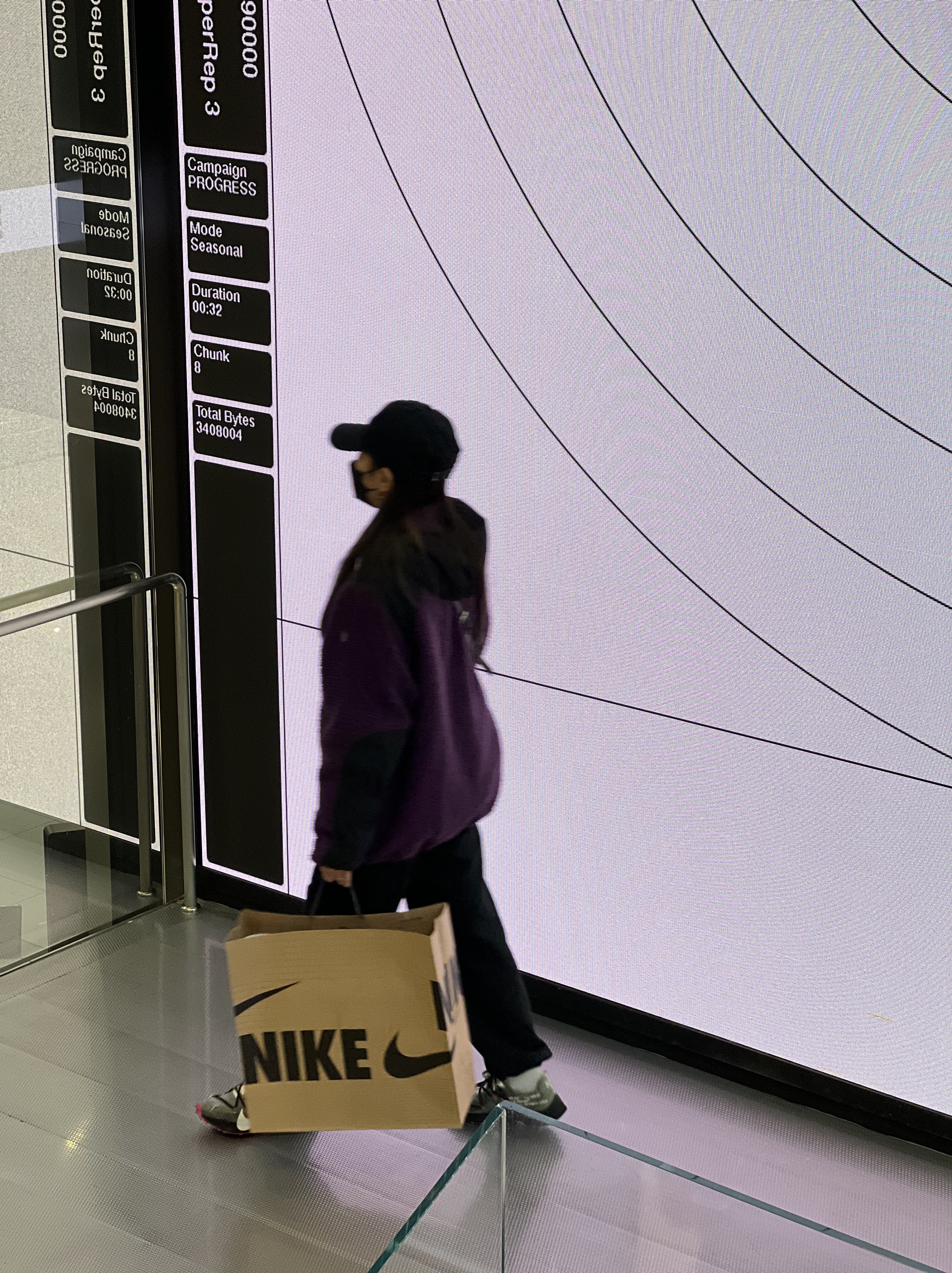 (W) Nike x Off-White Vapor Street Black Laser Fuchsia, Jordan 1 Retro High OG Dark Marina Blue 착용 스타일