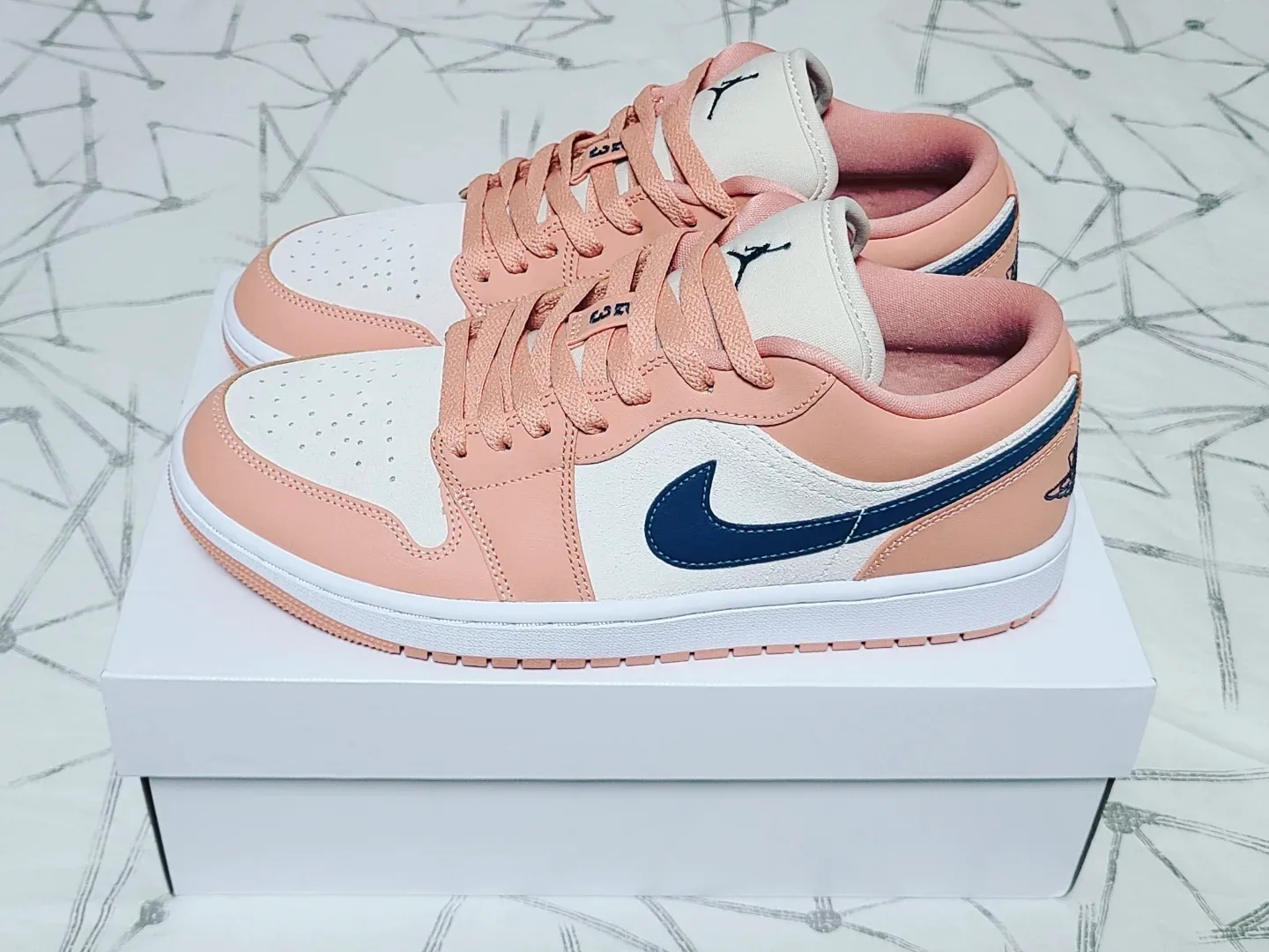 (W) Jordan 1 Low Light Madder Root 착용 스타일 - 2