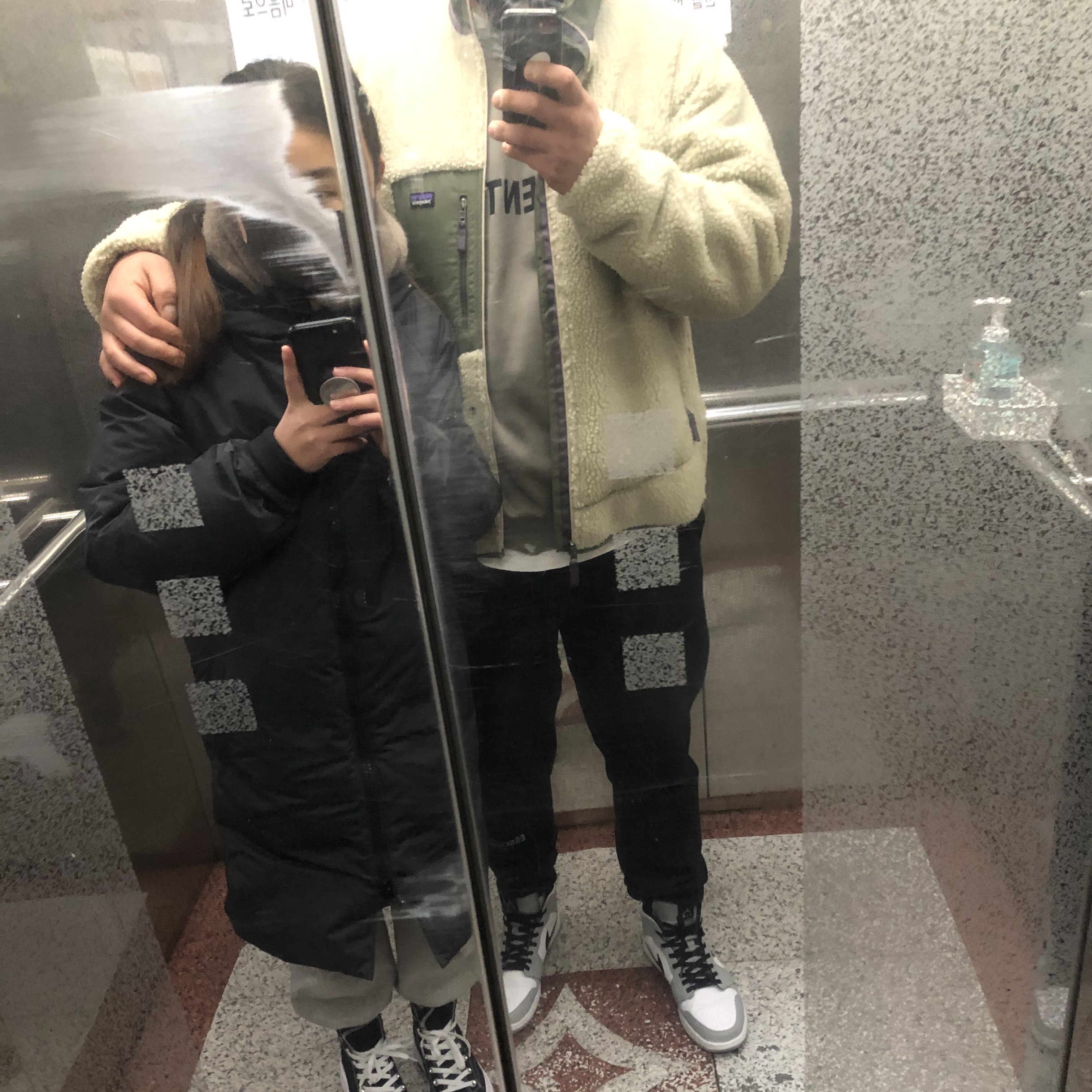 Jordan 1 Mid Light Smoke Grey, Essentials Sweatpants Black - 21SS 착용 스타일