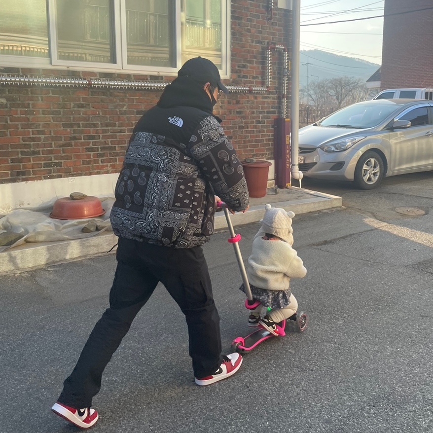 Jordan 1 Low Golf Chicago, The North Face Nuptse Down Jacket Black 착용 스타일 - 2