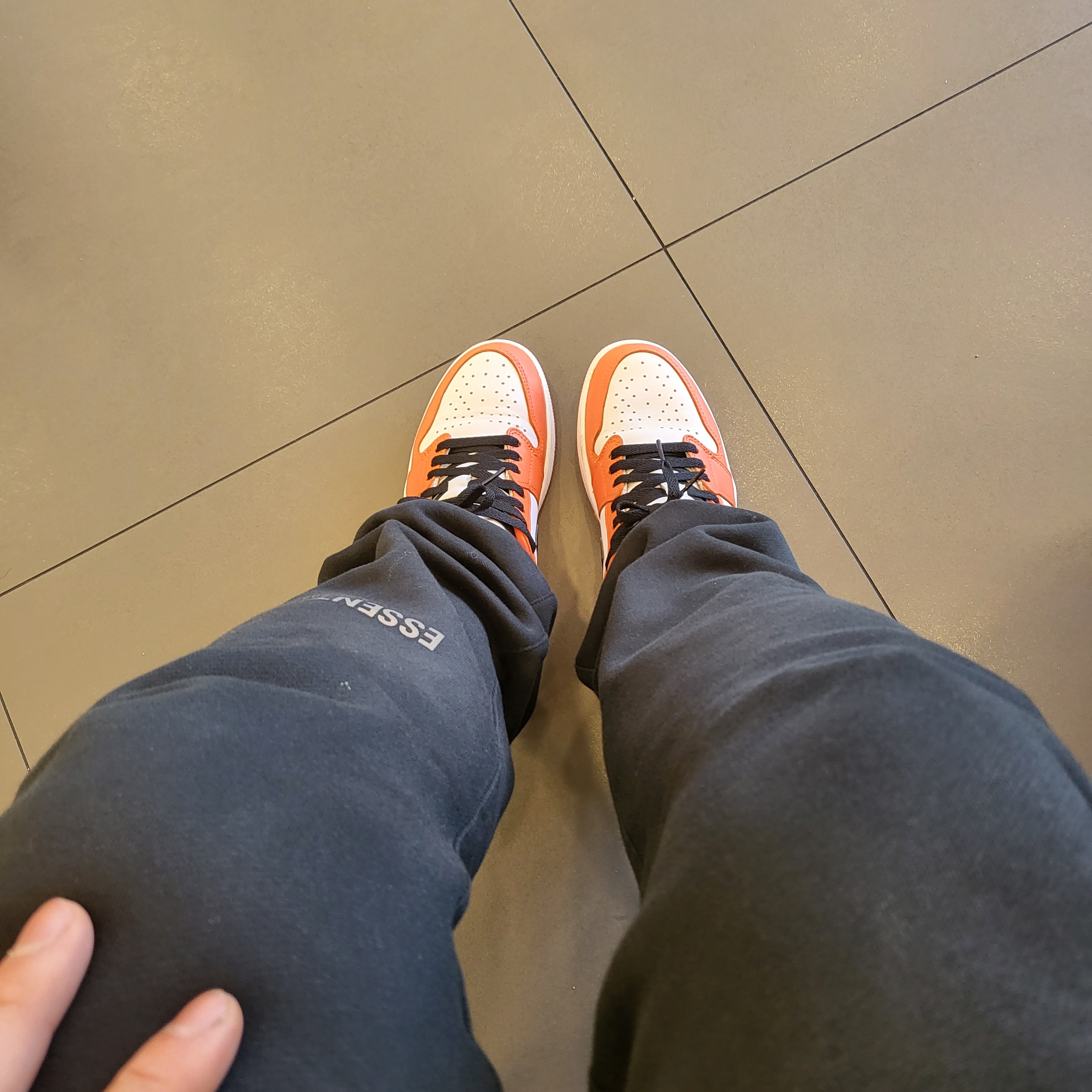 Jordan 1 Low OG Starfish 착용 스타일