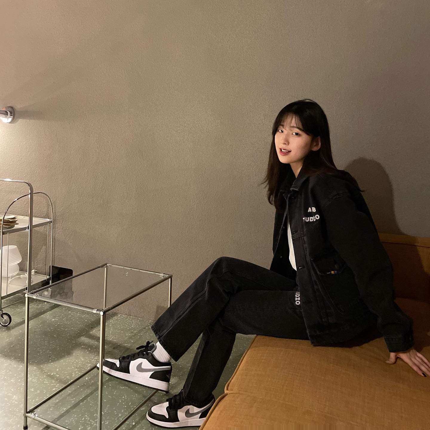 Jordan 1 Low Black Particle Grey, IAB Studio x Lee Denim Jeans Black 착용 스타일