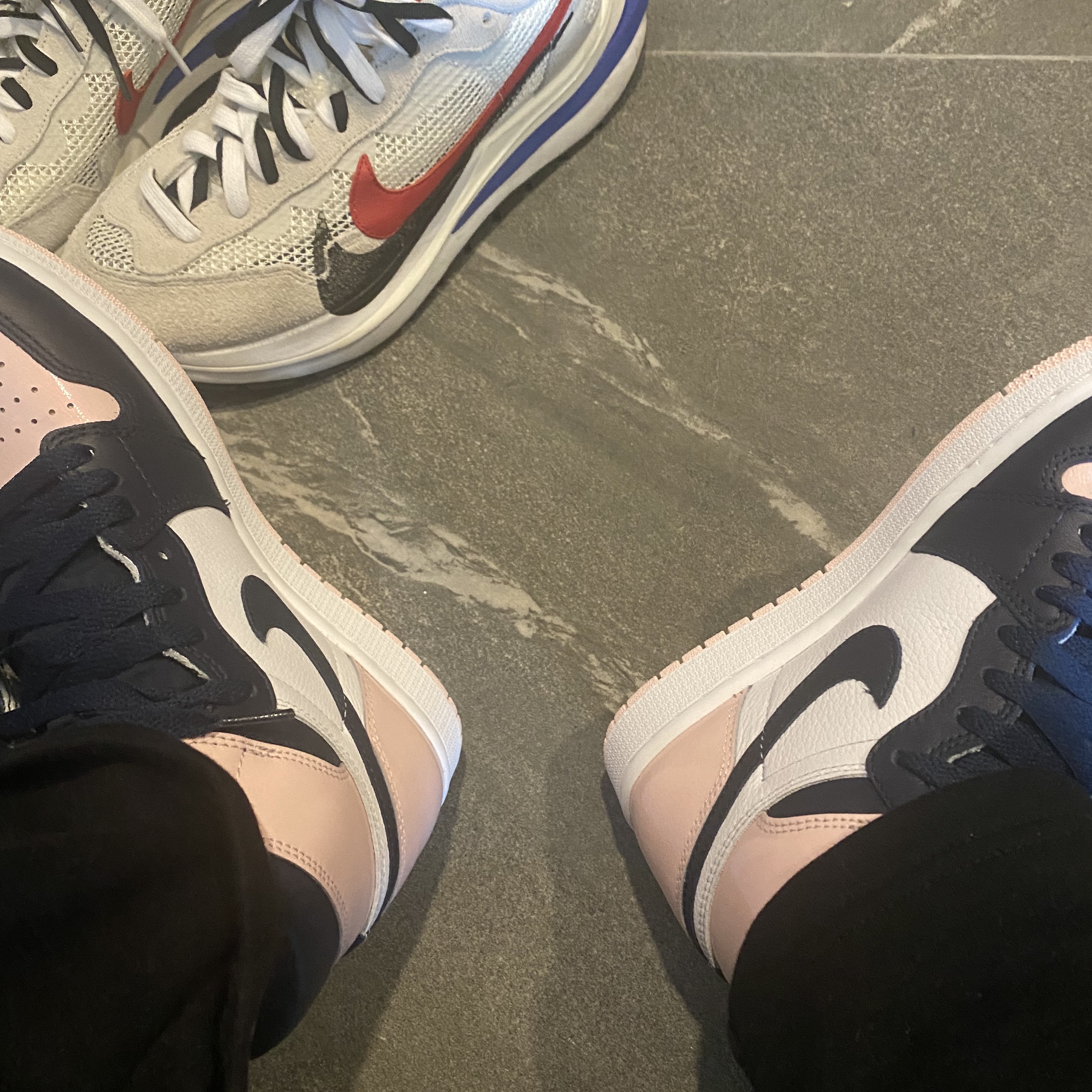 (W) Jordan 1 Retro High OG Atmosphere 착용 스타일 - 2