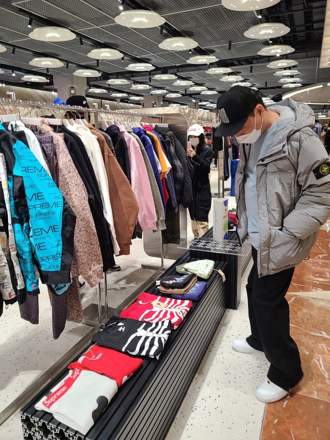 Stone Island 44508 Nylon Metal Down-TC Jacket Light Grey - 21FW, Nike Air Force 1 Low CR7 Golden Patchwork 착용 스타일