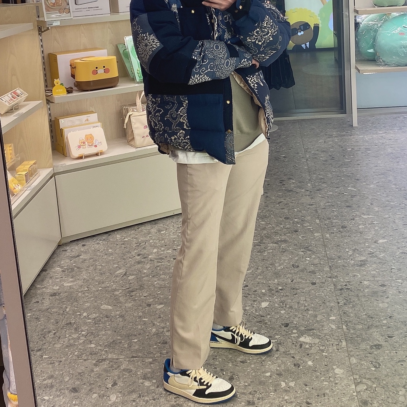 Jordan 1 x Travis Scott x Fragment Retro Low OG SP Military Blue 착용 스타일