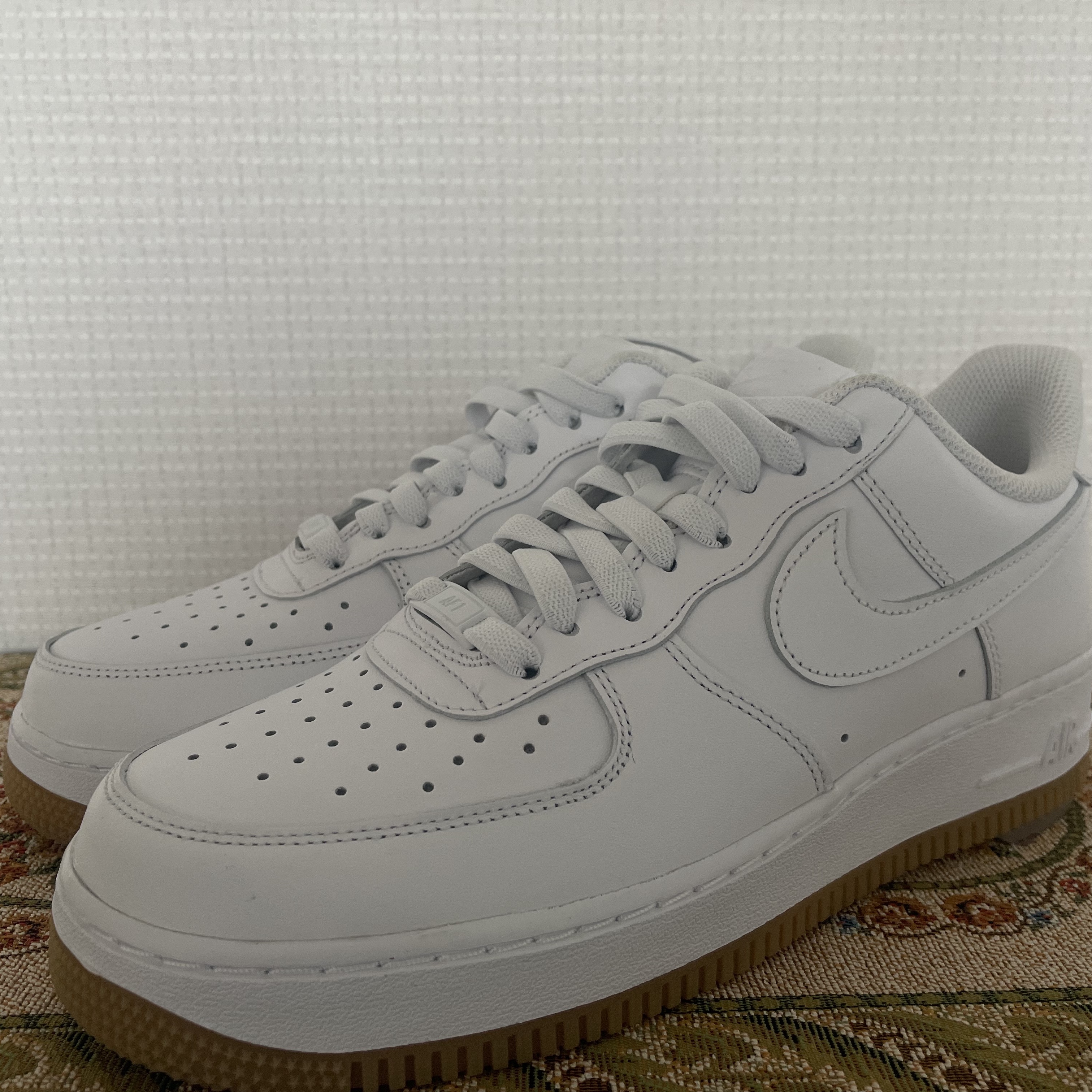 Nike Air Force 1 '07 White Gum Light Brown 착용 스타일 - 2