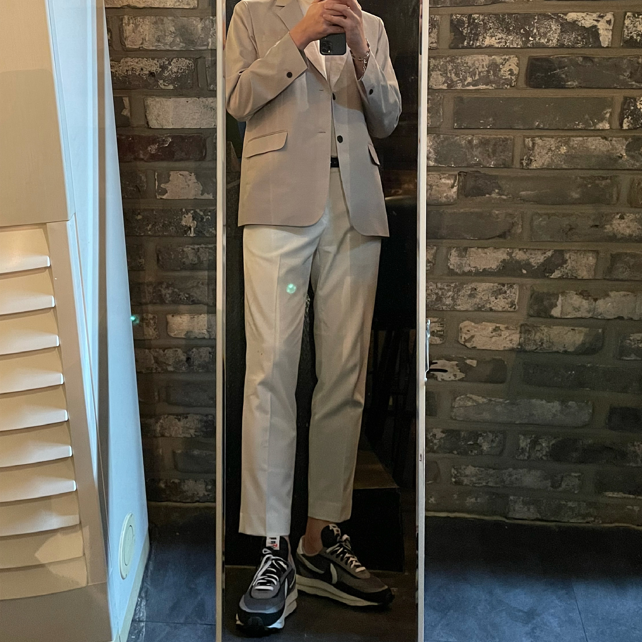 Nike x Sacai LDWaffle Black 착용 스타일 - 2