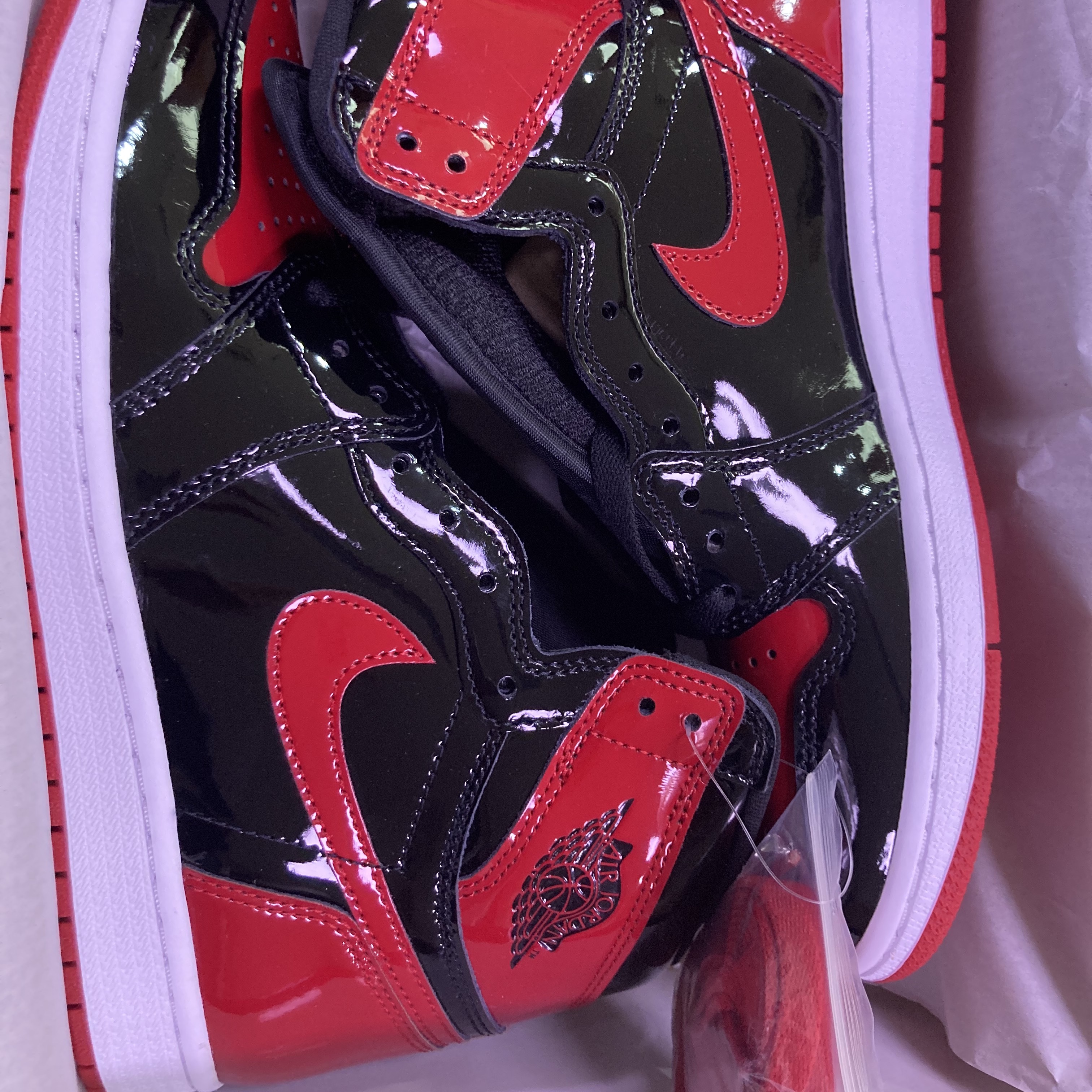 Jordan 1 Retro High OG Patent Bred 착용 스타일 - 1