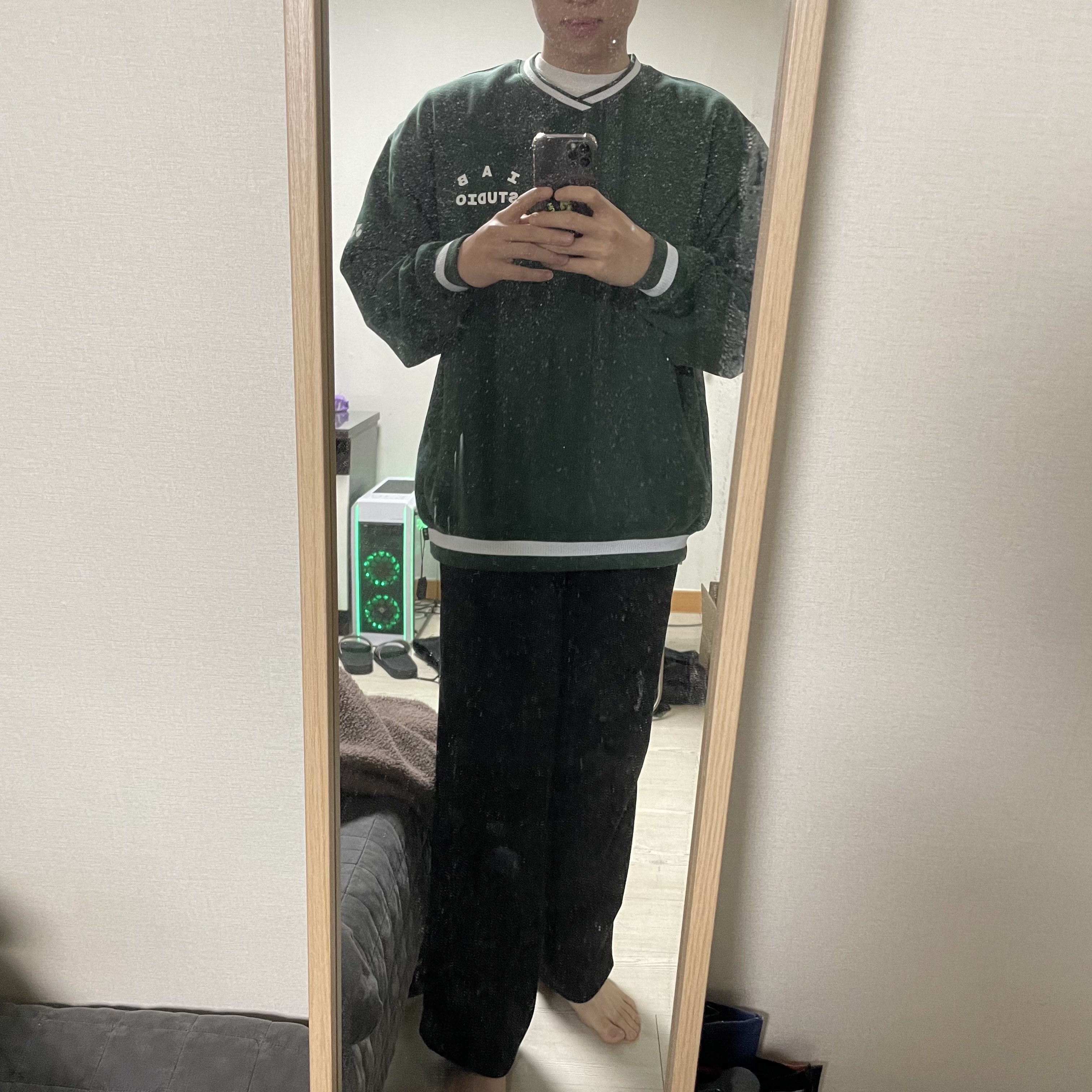 IAB Studio x Yonex Sweatshirt Green 착용 스타일