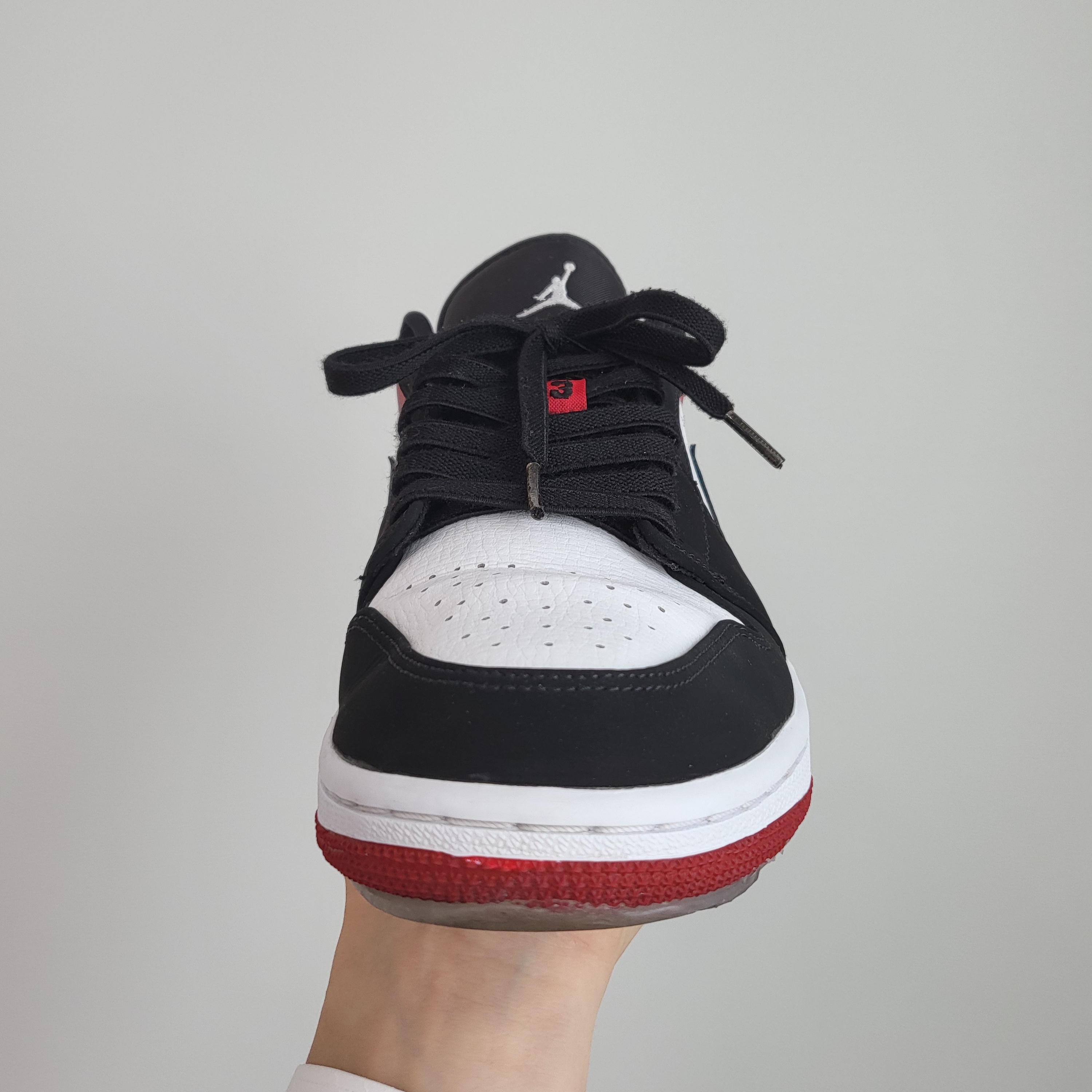Jordan 1 Low Black Toe, (GS) Jordan 1 Low Black Toe 착용 스타일 - 2