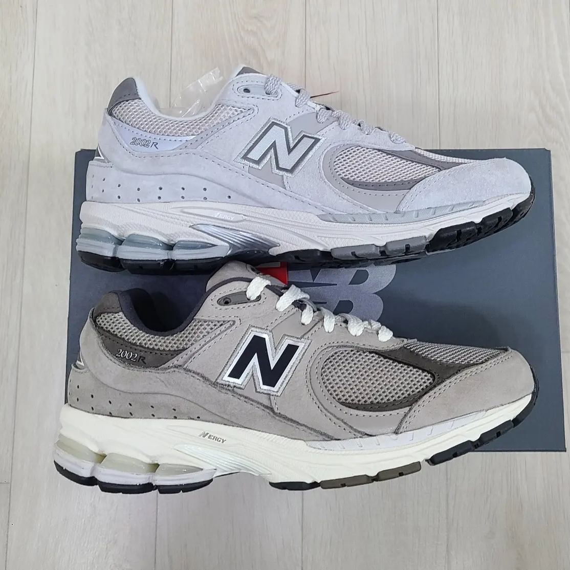 New Balance 2002R T2 Gray, New Balance 2002 Warm Alpaca 착용 스타일 - 3
