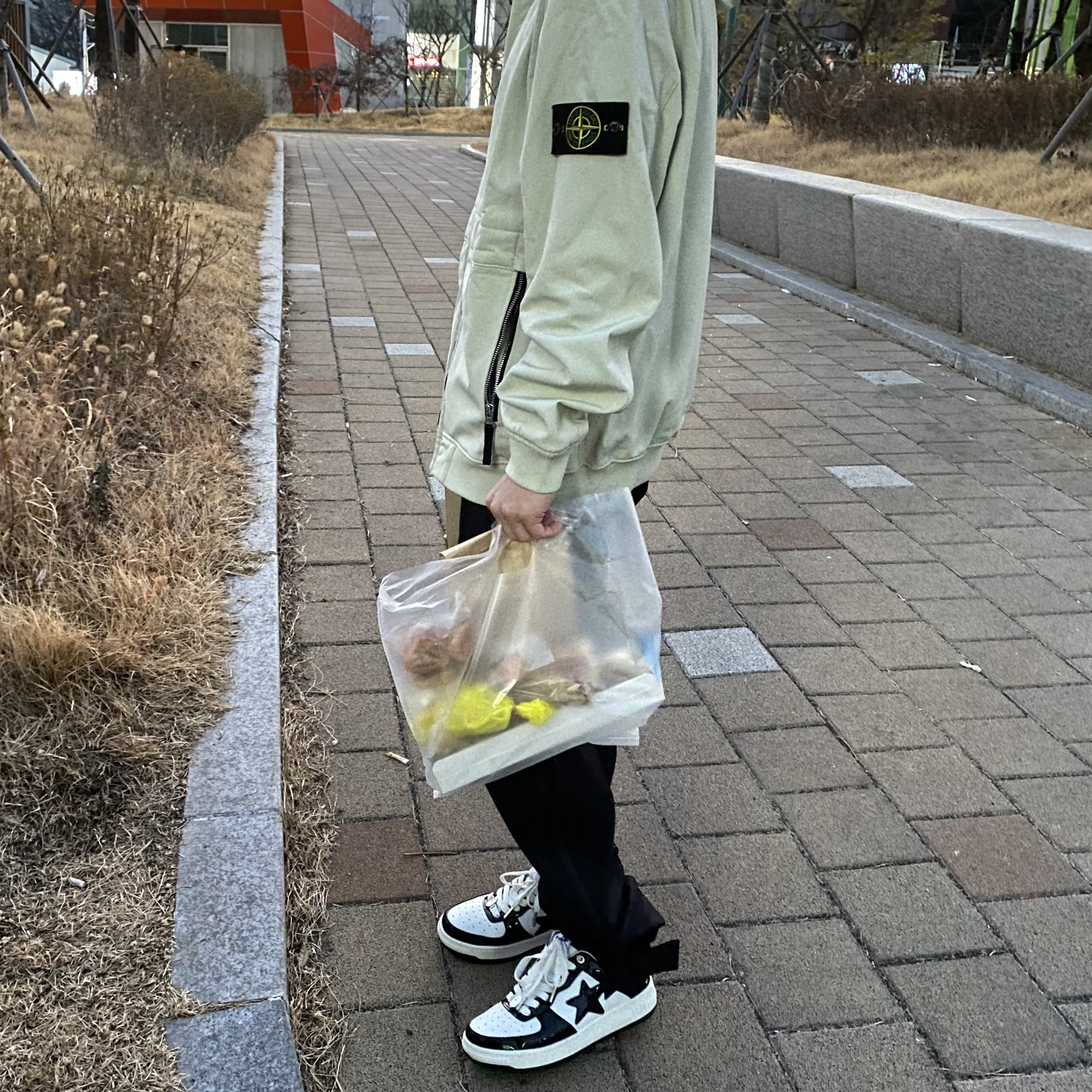 Stone Island 40727 Light Soft Shell Hooded Jacket Black - 21SS, Stone Island 40727 Light Soft Shell Hooded Jacket Navy Blue - 21SS 착용 스타일