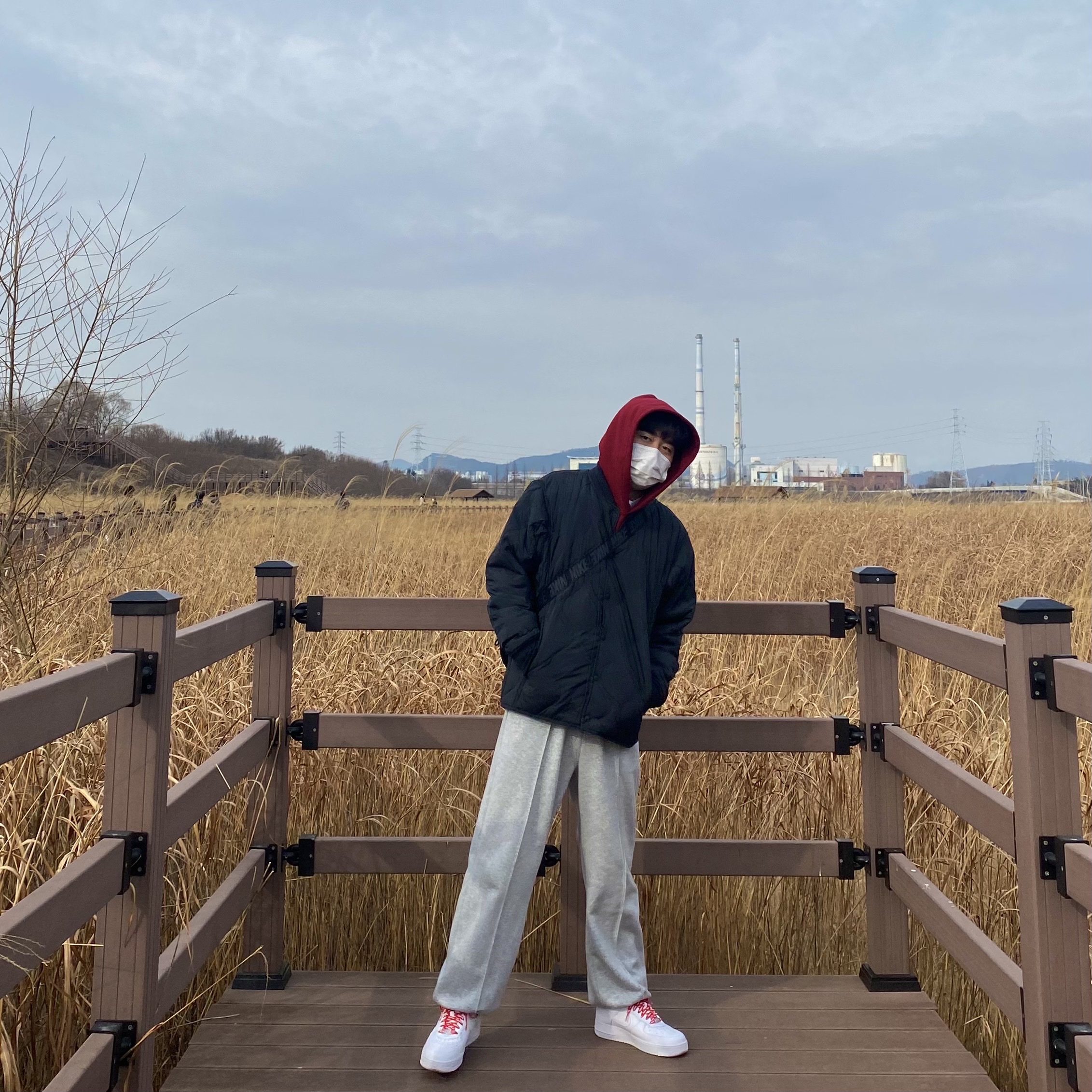 Nike x Supreme Air Force 1 Low White, IAB Studio Hoodie Raspberry 착용 스타일