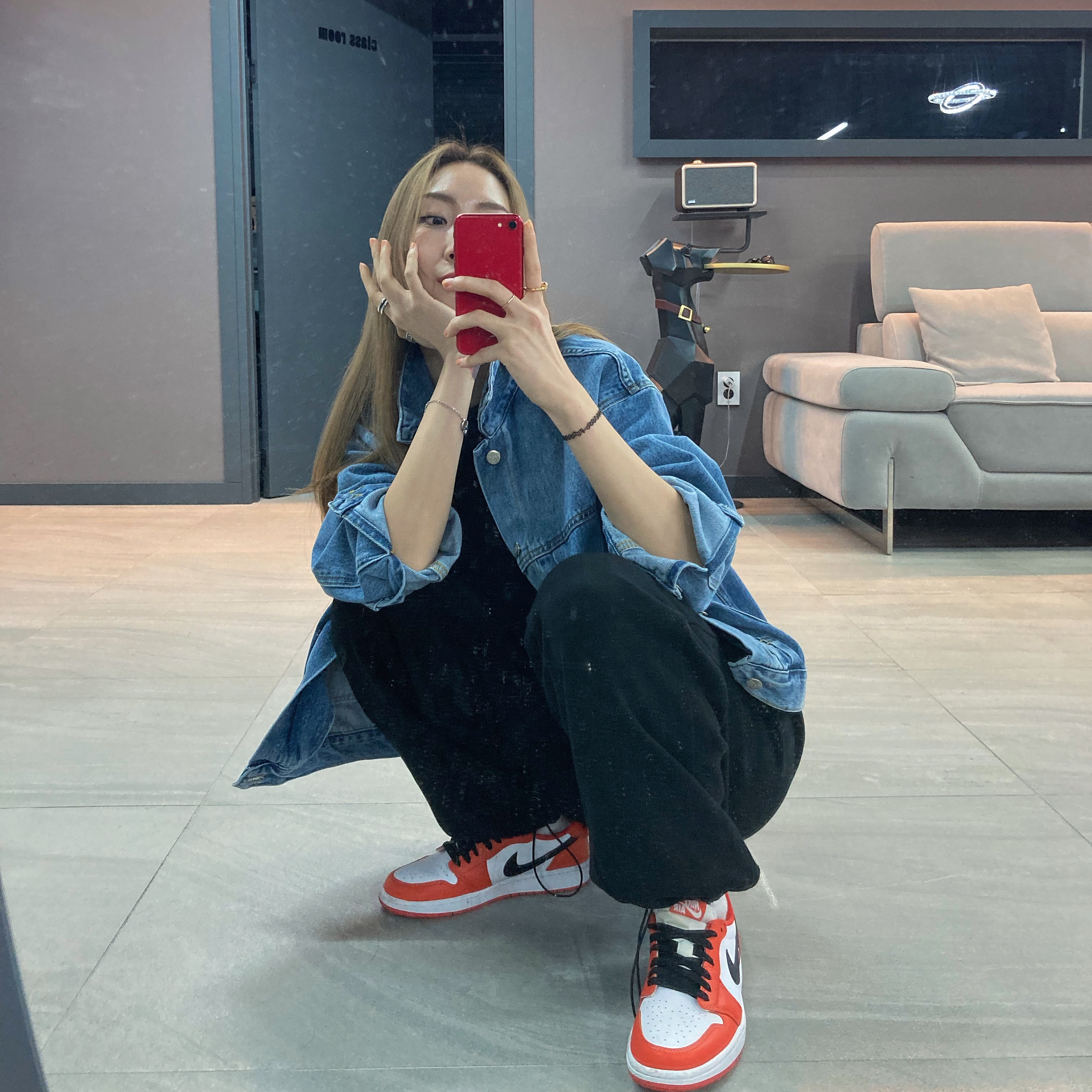 (W) Jordan 1 Low OG Starfish, IAB Studio x Lee Denim Jacket Indigo Indigo Medium 착용 스타일