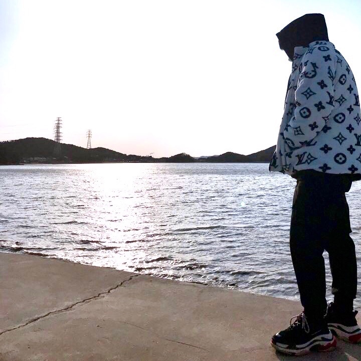 Balenciaga Triple S Trainer Black White Red 2018, Supreme Bandana Box Logo Hooded Sweatshirt Black - 19FW 착용 스타일