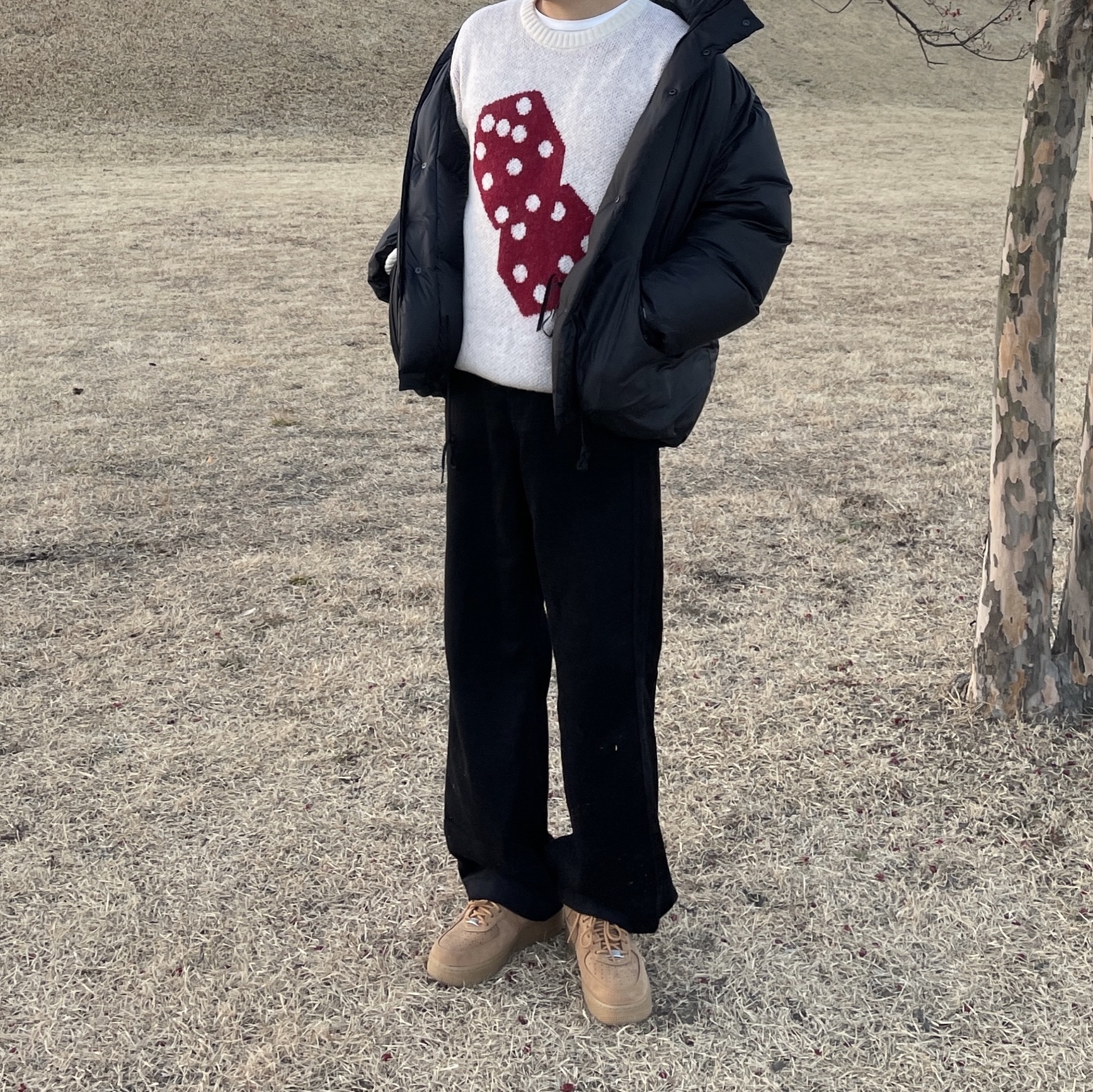 Stussy Dice Mohair Sweater Bone, Nike x Supreme Air Force 1 Low Flax 착용 스타일