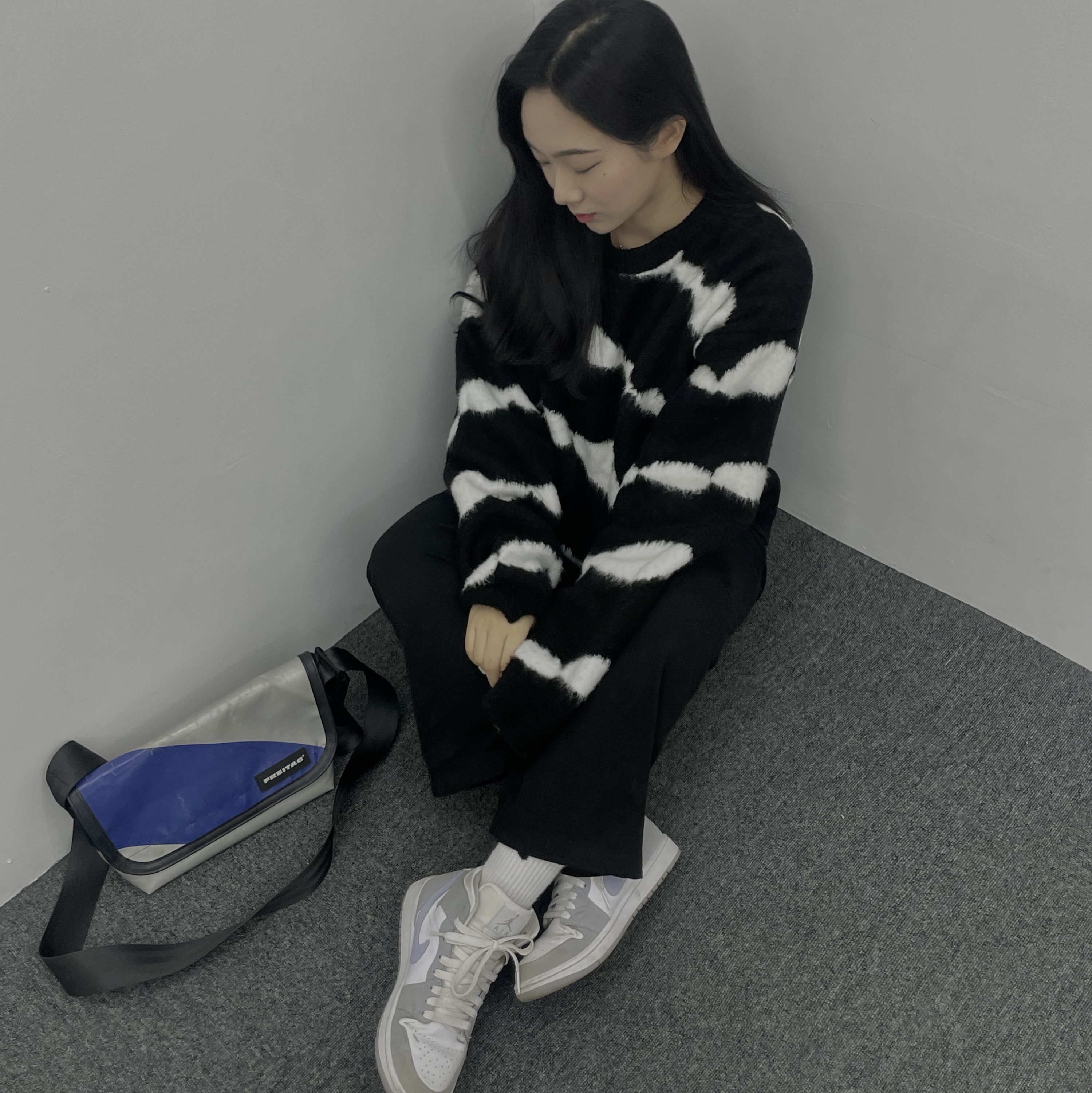 (W) Jordan 1 Mid Wolf Grey 착용 스타일