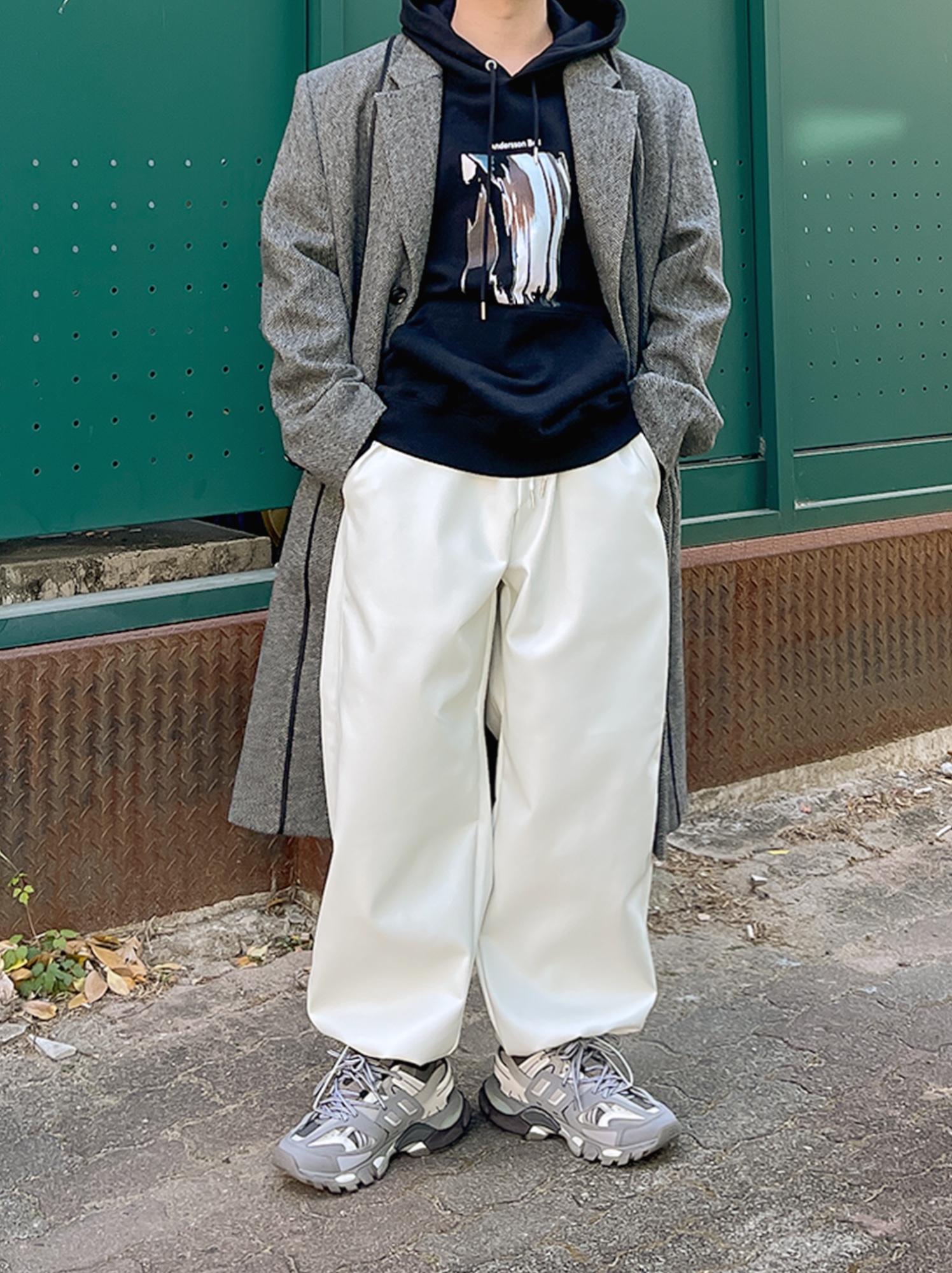 Balenciaga Track Sneakers Grey White 2019 착용 스타일 - 2