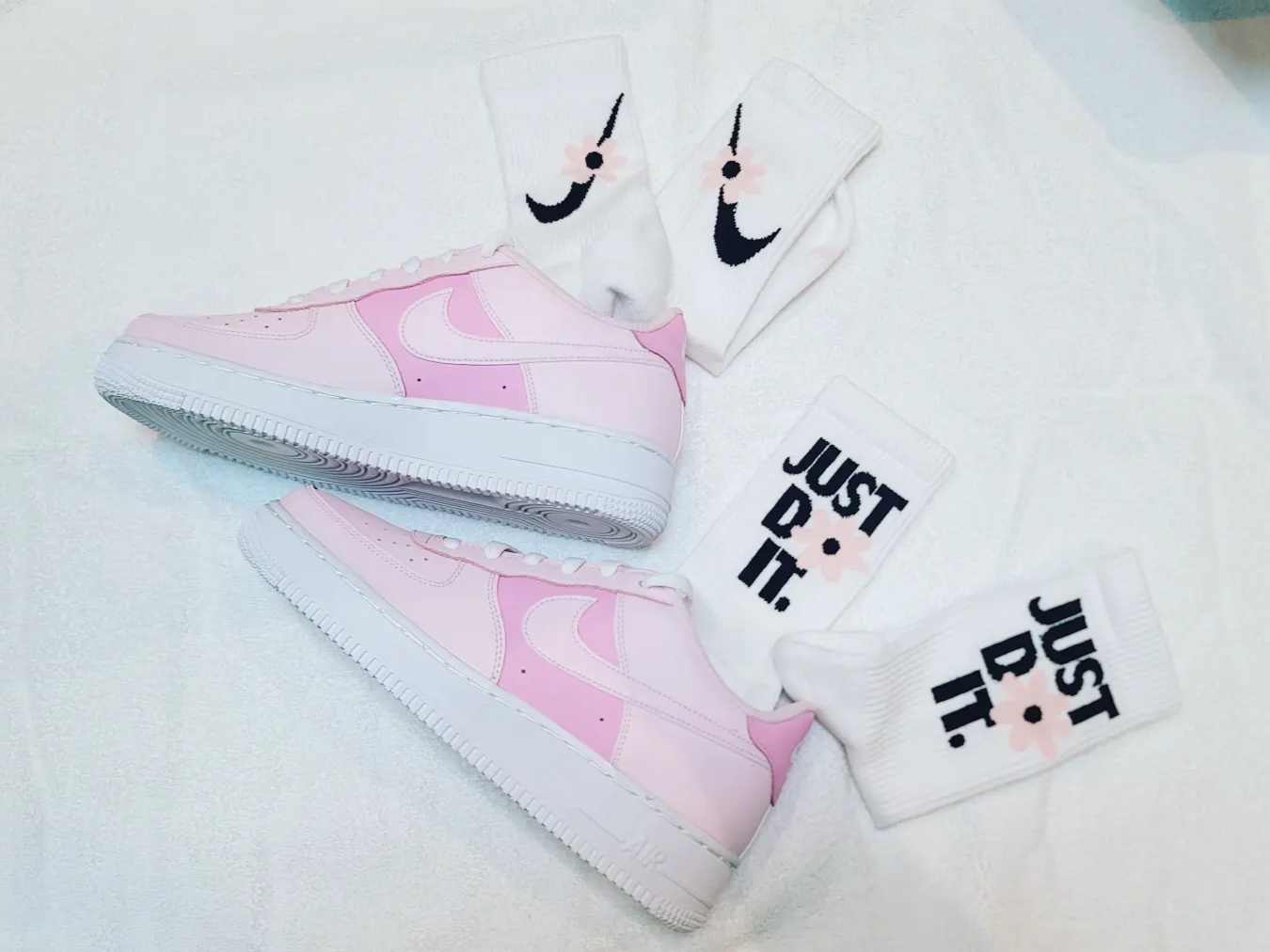(GS) Nike Air Force 1 Pink Foam, (Kids) Nike Everyday Plus Socks Pink White (6 Pack/Korean Ver.) 착용 스타일 - 2