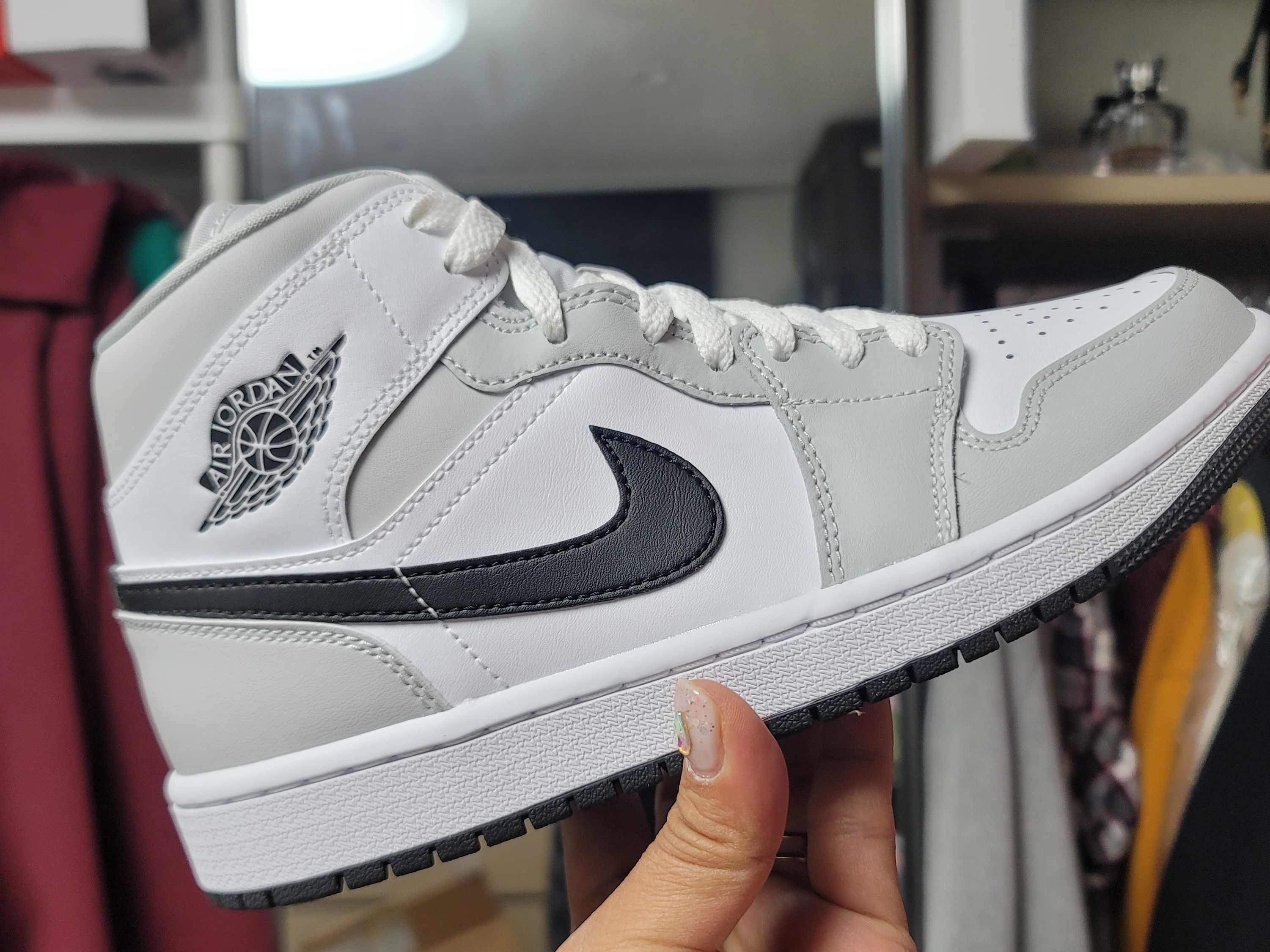 (W) Jordan 1 Mid Grey Fog 착용 스타일