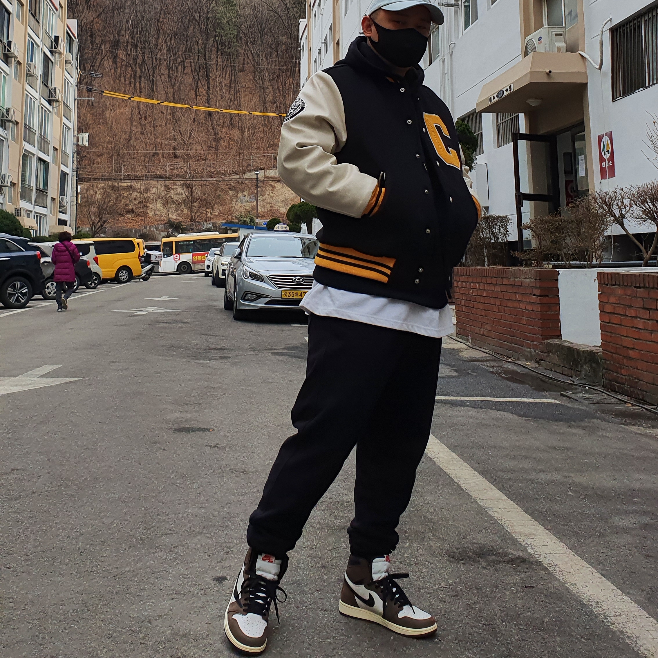 Jordan 1 x Travis Scott Retro High OG SP Mocha 착용 스타일