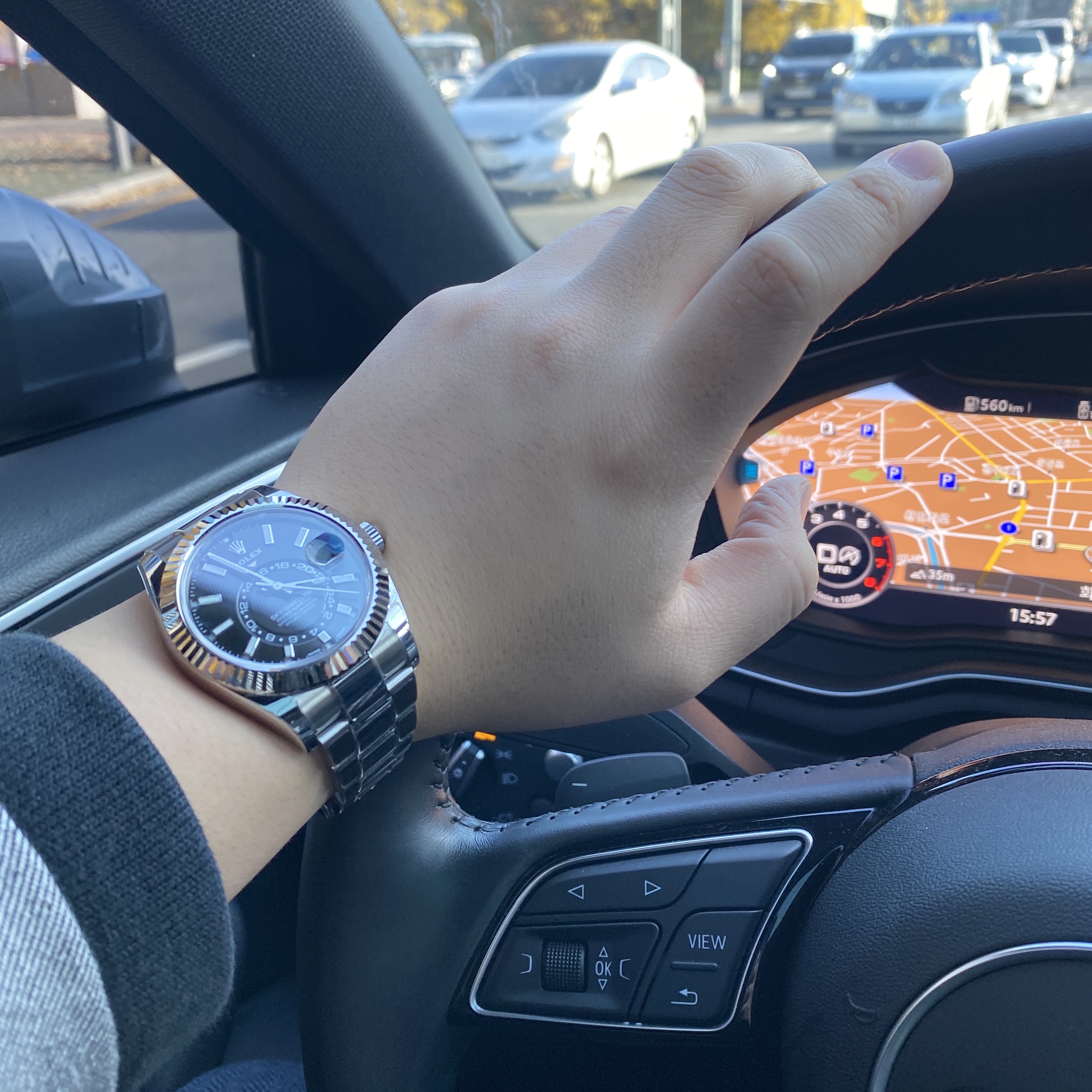 Rolex Sky-Dweller 42mm 326934 Bright Black Oyster 착용 스타일