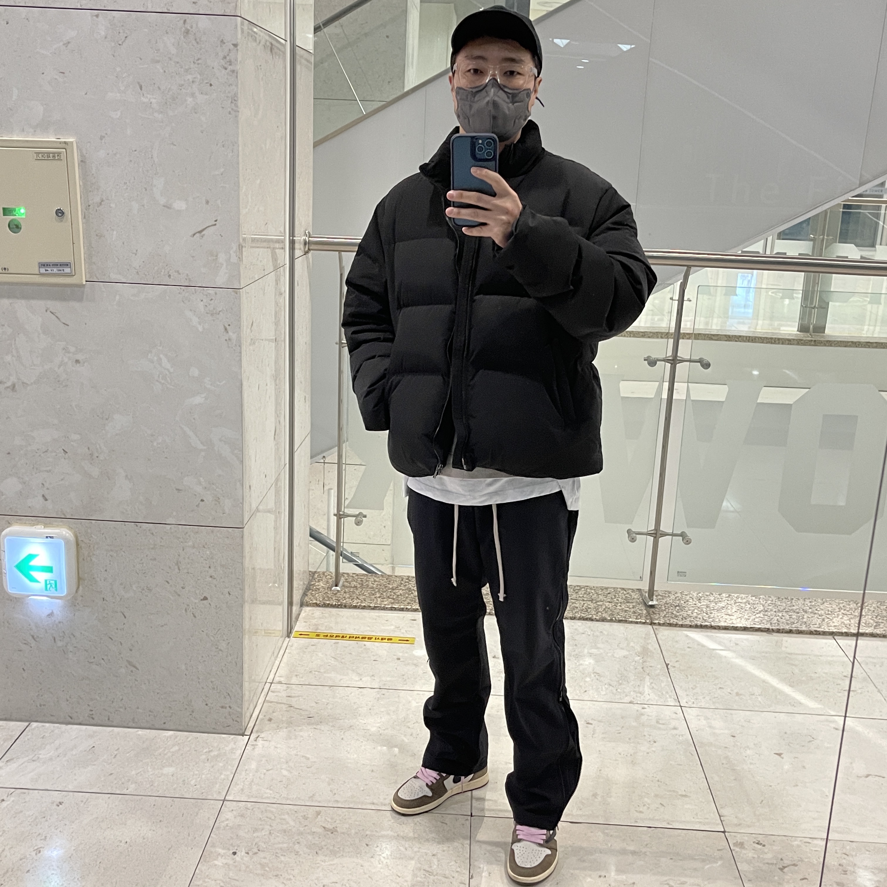 Jordan 1 x Travis Scott Retro High OG SP Mocha 착용 스타일