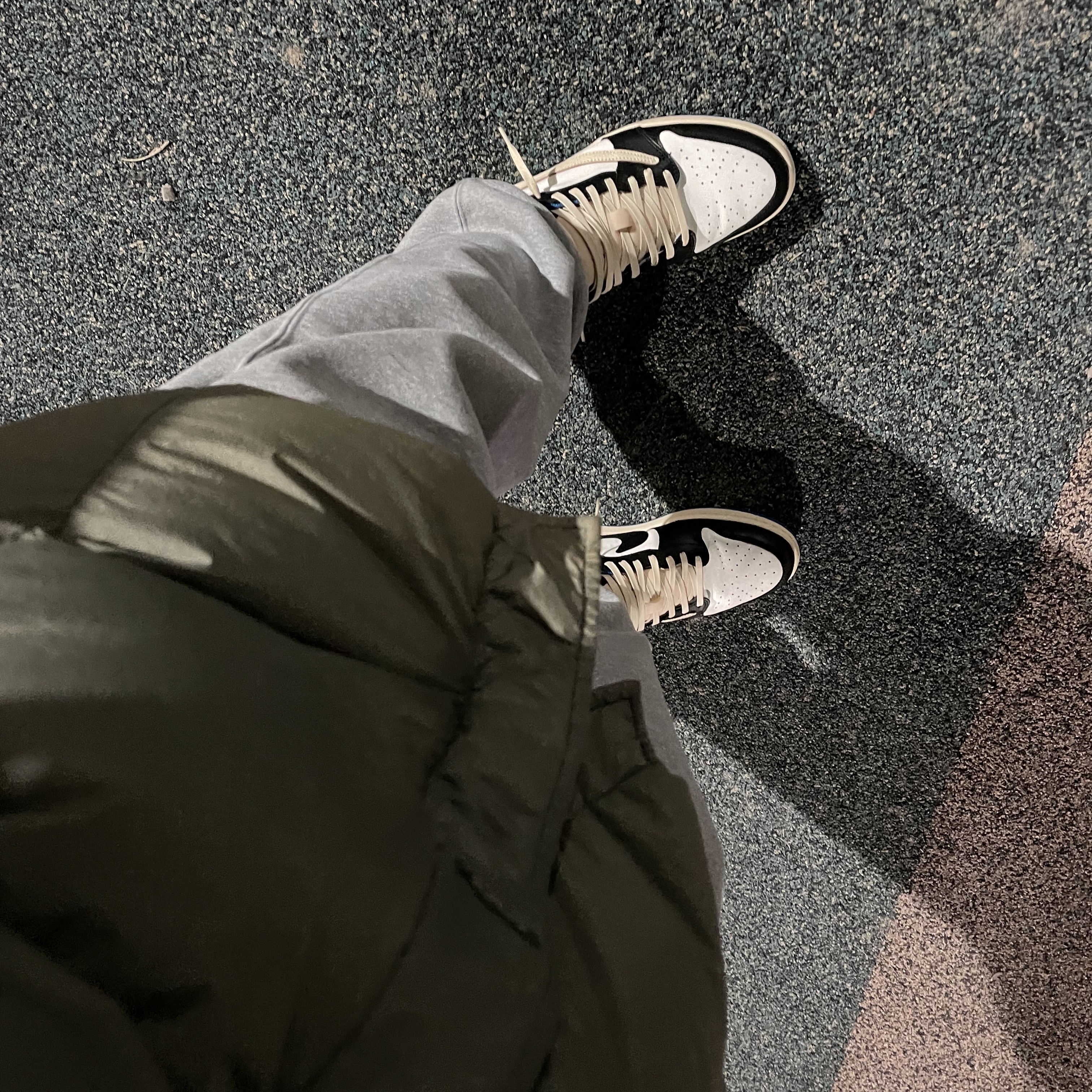 Jordan 1 x Travis Scott x Fragment Retro Low OG SP Military Blue, Stone Island 70123 Crinkle Reps Hooded Long Down Jacket Navy Blue - 20FW 착용 스타일 - 2