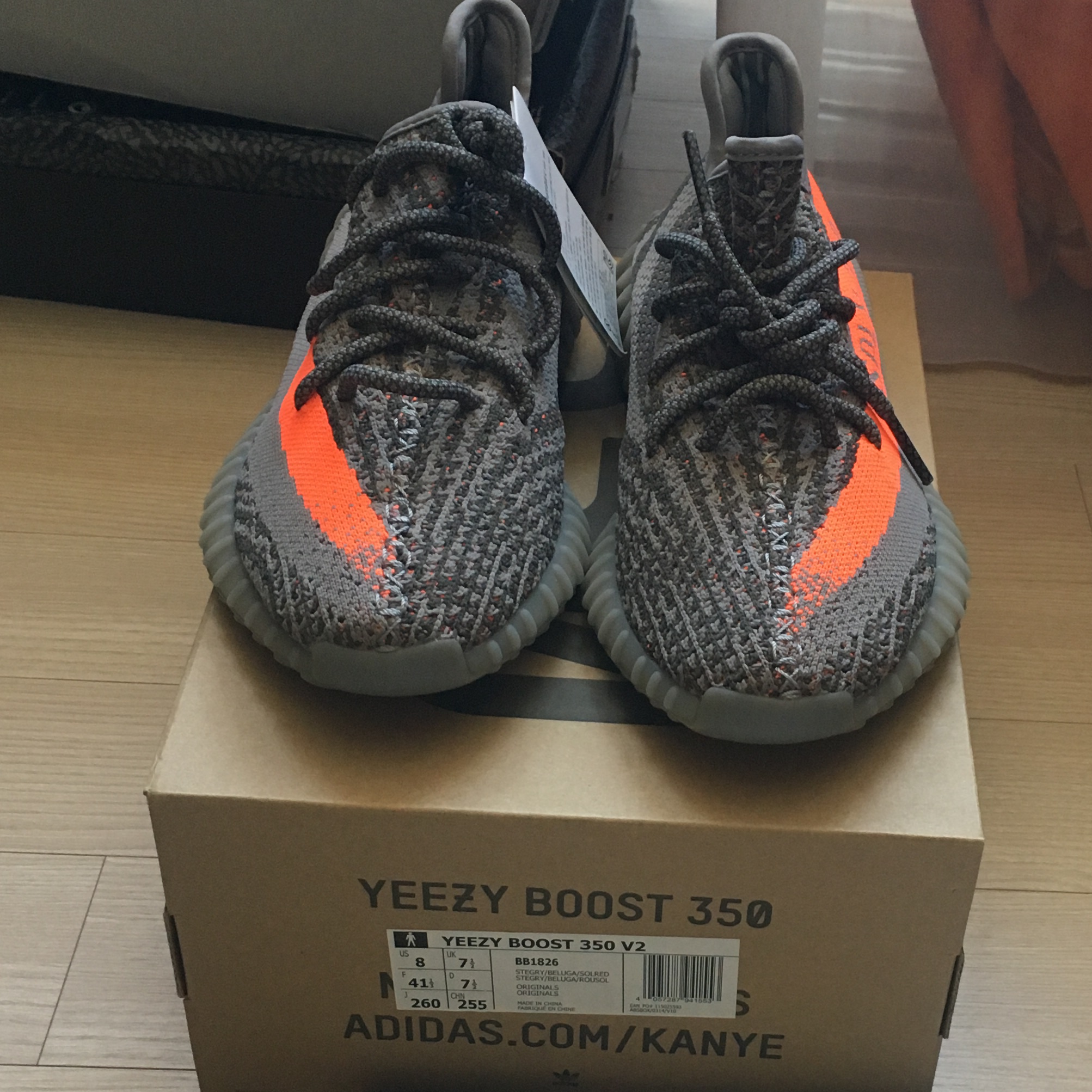 Adidas Yeezy Boost 350 V2 Beluga 착용 스타일