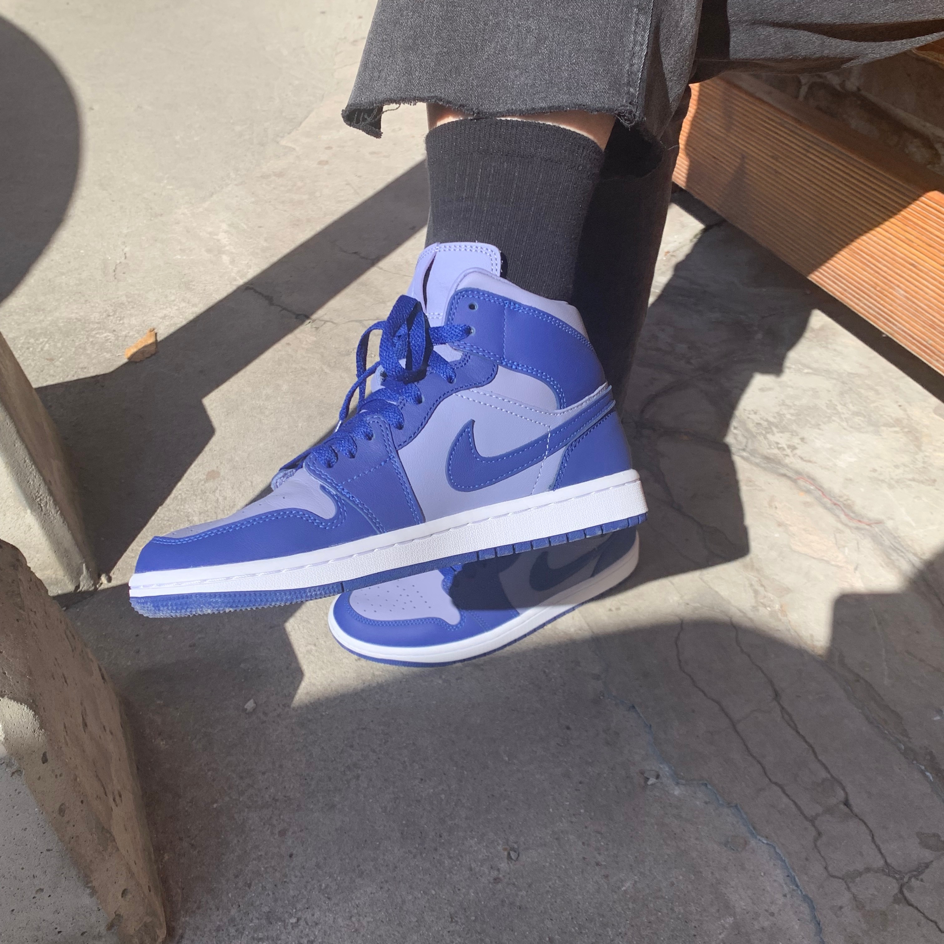 (W) Jordan 1 Mid SE Iron Purple 착용 스타일 - 2
