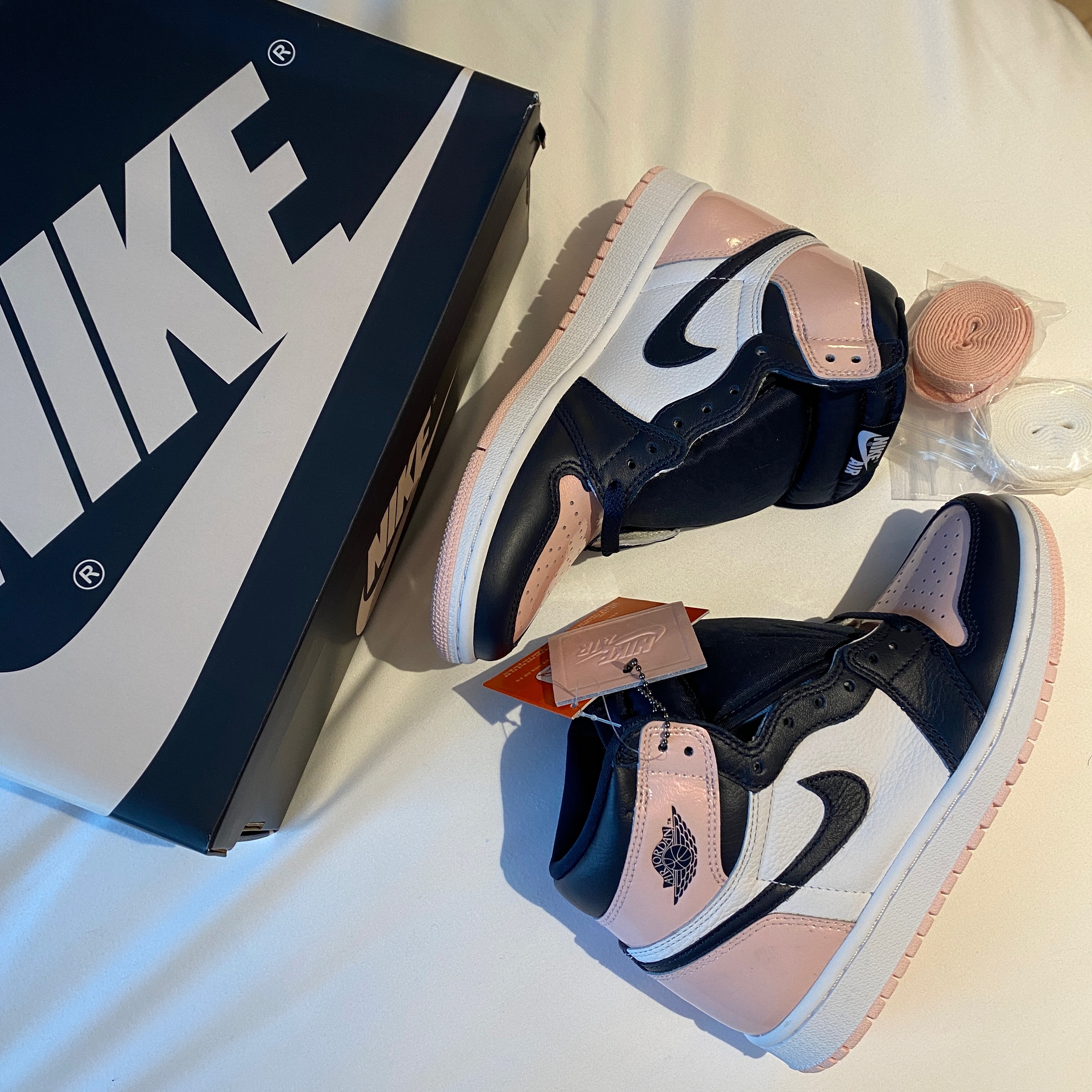 (W) Jordan 1 Retro High OG Atmosphere 착용 스타일 - 3