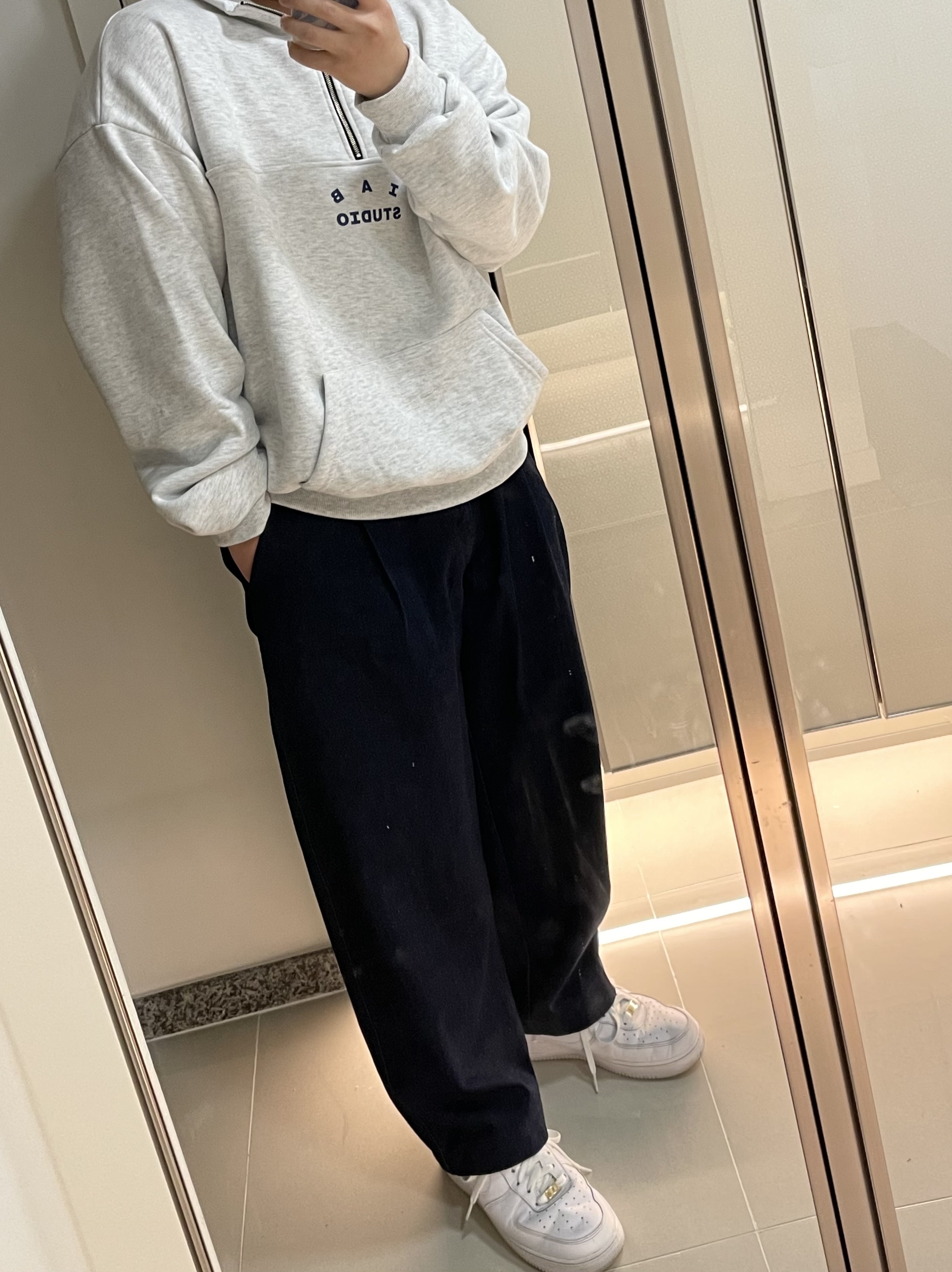IAB Studio Half Zip Pullover Light Gray, Nike Air Force 1 '07 Low White 착용 스타일 - 2