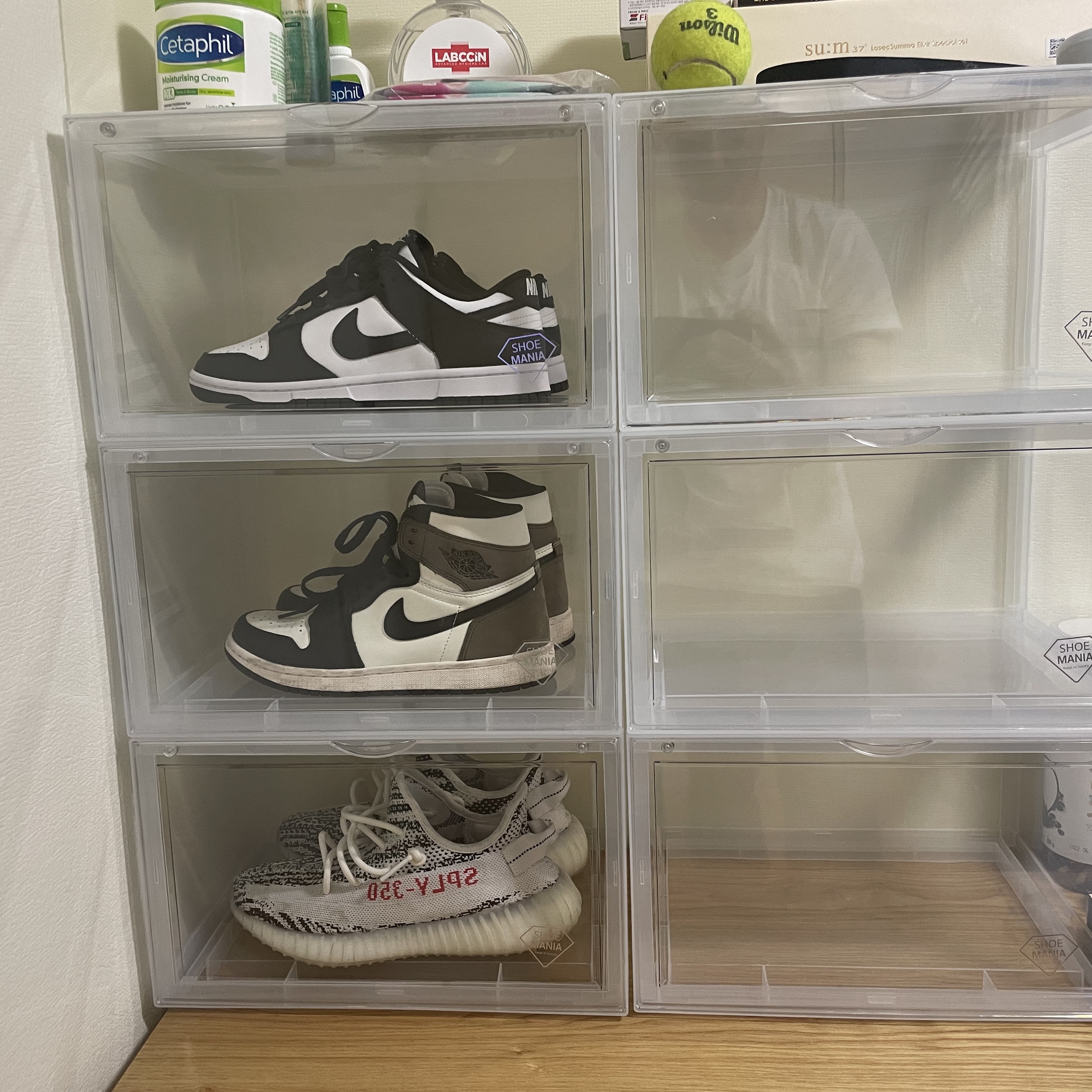 Jordan 1 Retro High OG Black Mocha, Adidas Yeezy Boost 350 V2 Zebra 2017/2019/2020 착용 스타일