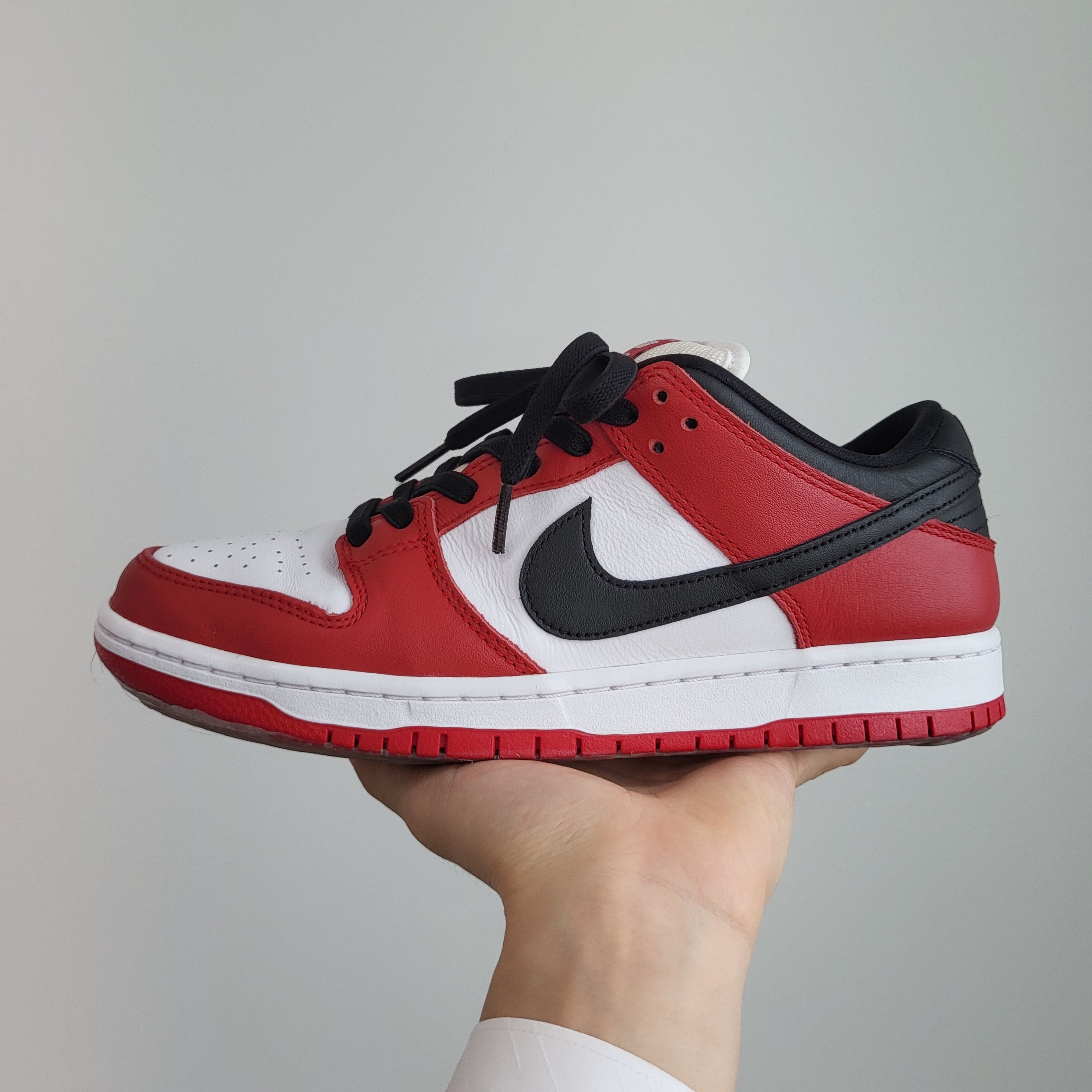Nike SB Dunk Low Pro Chicago 착용 스타일 - 1
