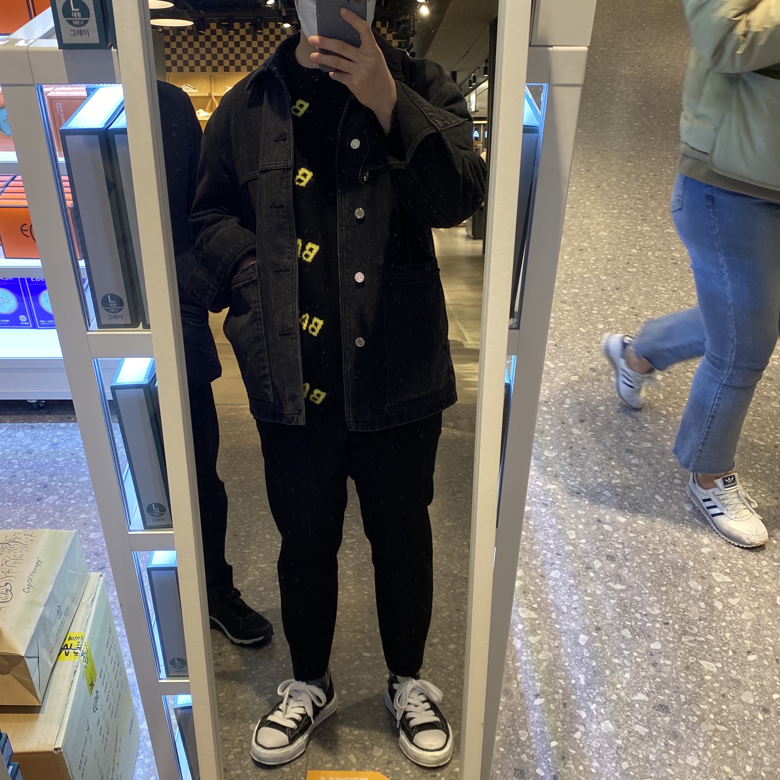 Maison Mihara Yasuhiro Peterson OG Sole Canvas Low Sneakers Black, (W) Balenciaga Allover Logo Crewneck Knit Black Red 착용 스타일