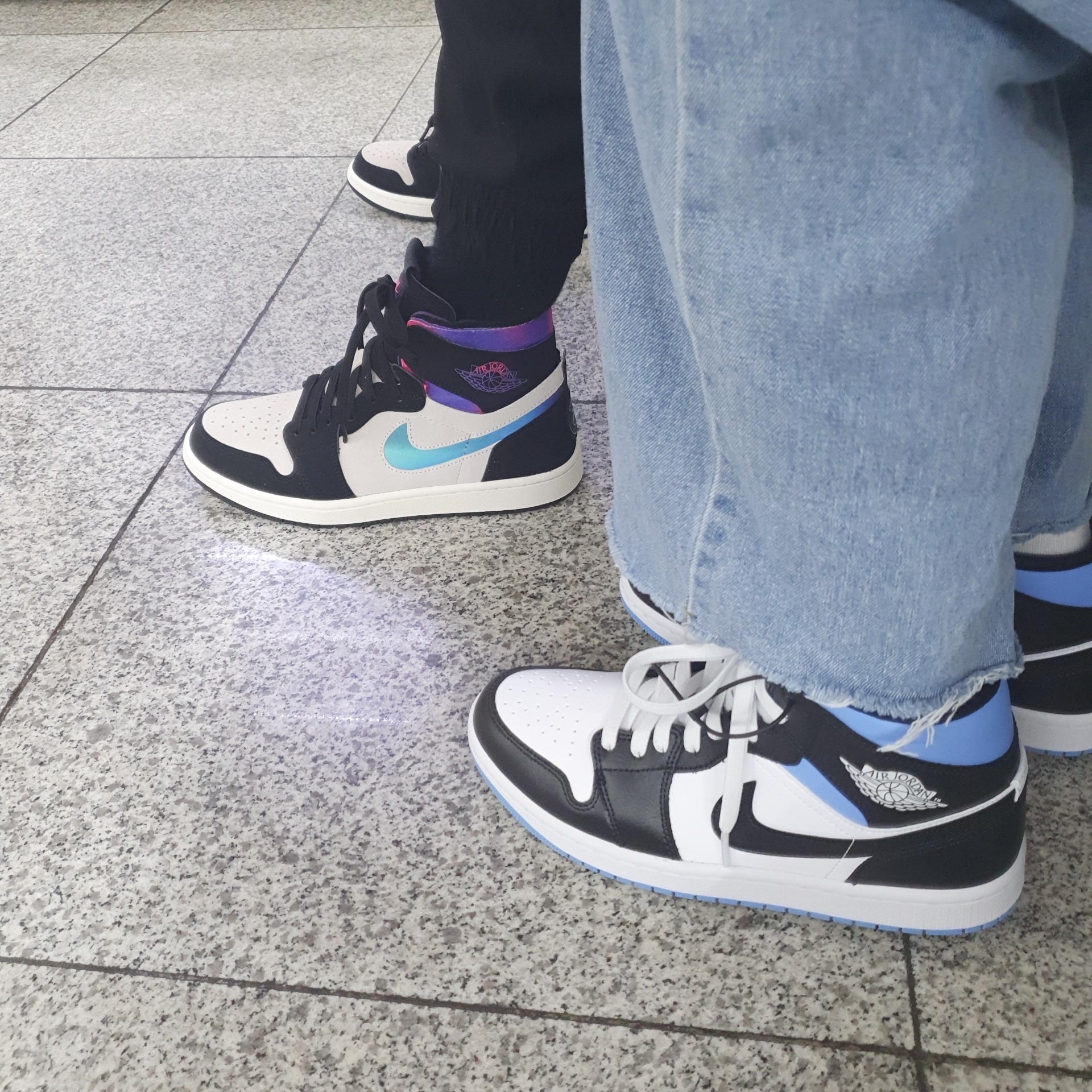 (W) Jordan 1 Mid White Black University Blue, Jordan 1 x Paris Saint-Germain Zoom Air CMFT 착용 스타일