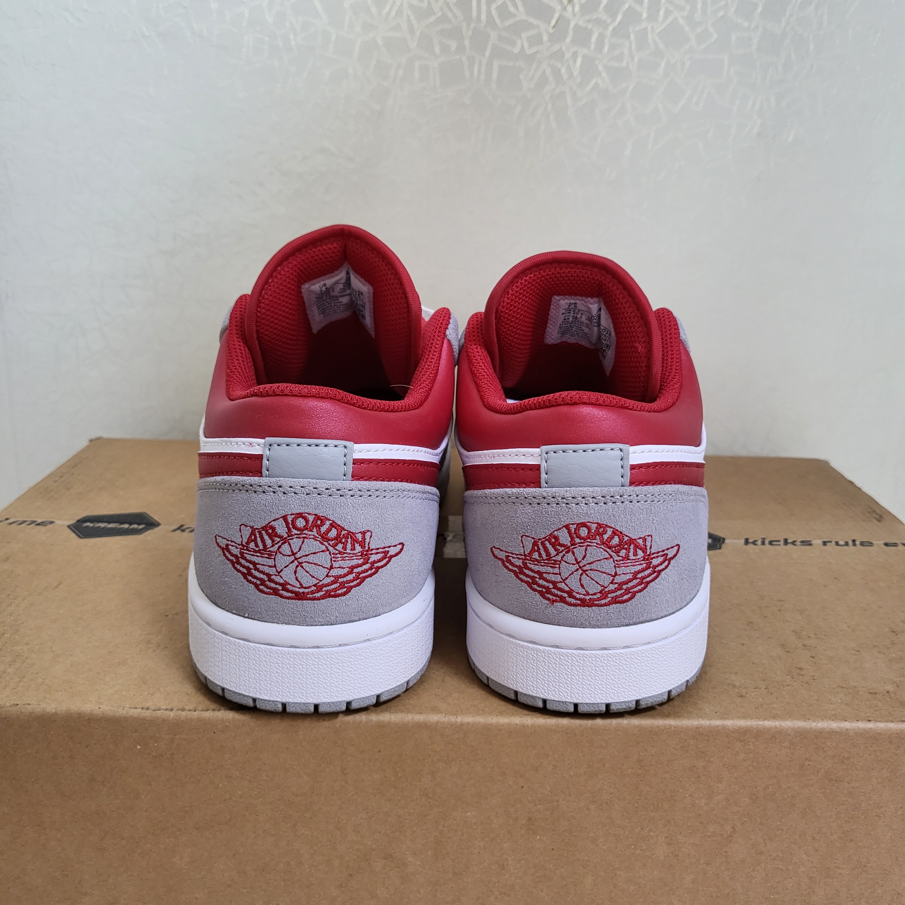 Jordan 1 Low SE Light Smoke Grey Gym Red 착용 스타일 - 3