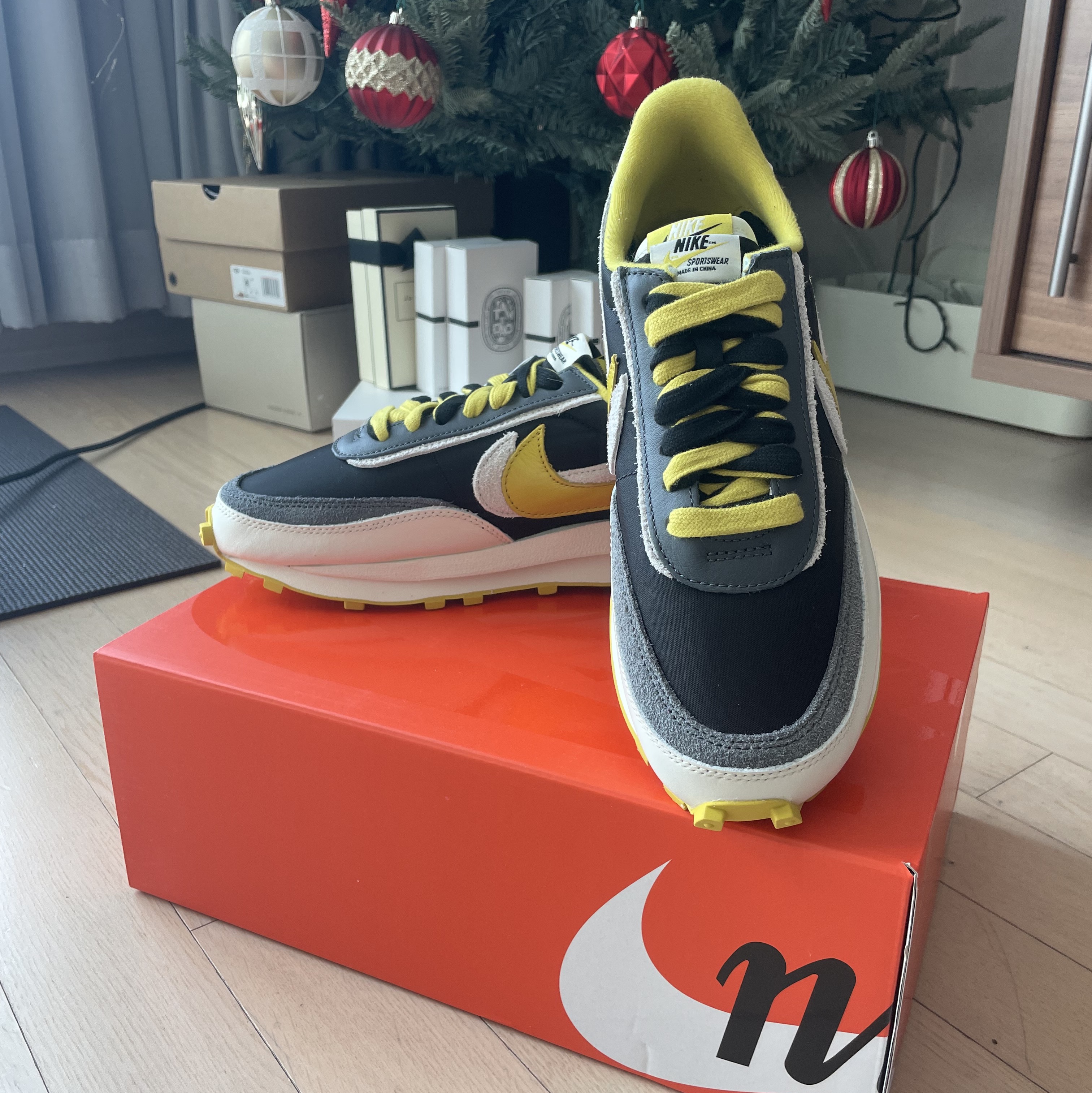 Nike x Sacai x Undercover LDWaffle Black Bright Citron 착용 스타일