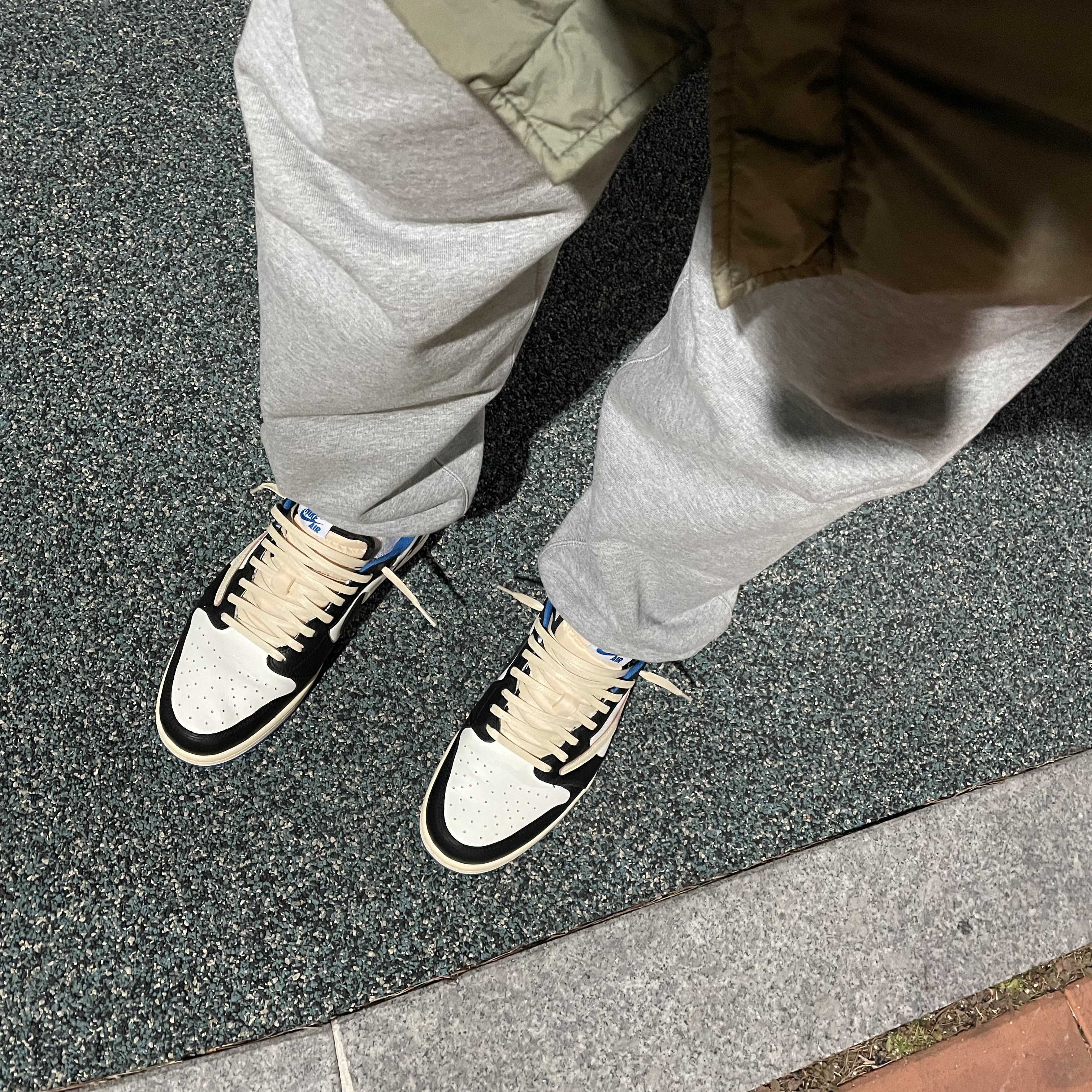 Jordan 1 x Travis Scott x Fragment Retro Low OG SP Military Blue, Stone Island 70123 Crinkle Reps Hooded Long Down Jacket Navy Blue - 20FW 착용 스타일 - 1